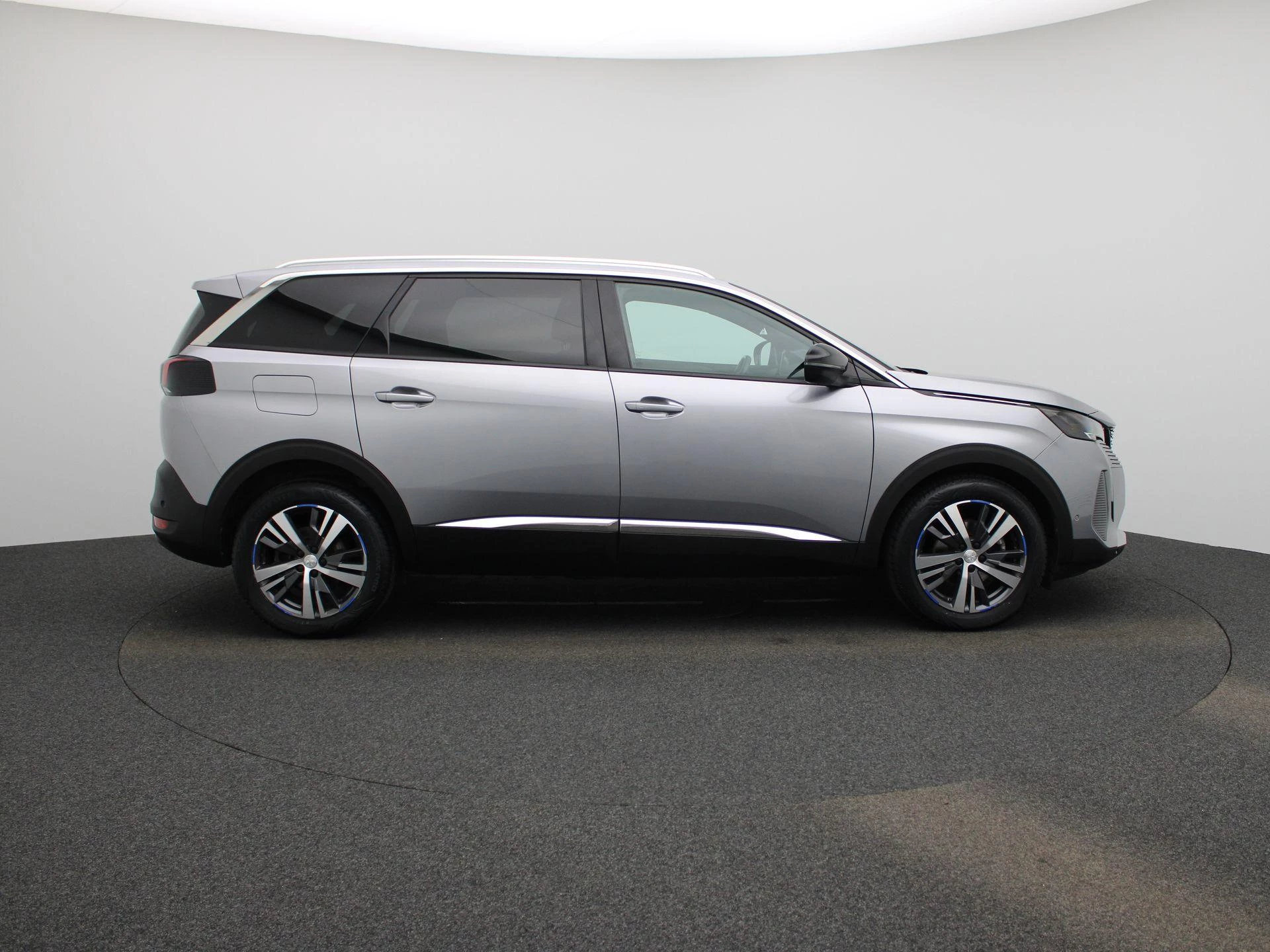 Peugeot-5008-image-5
