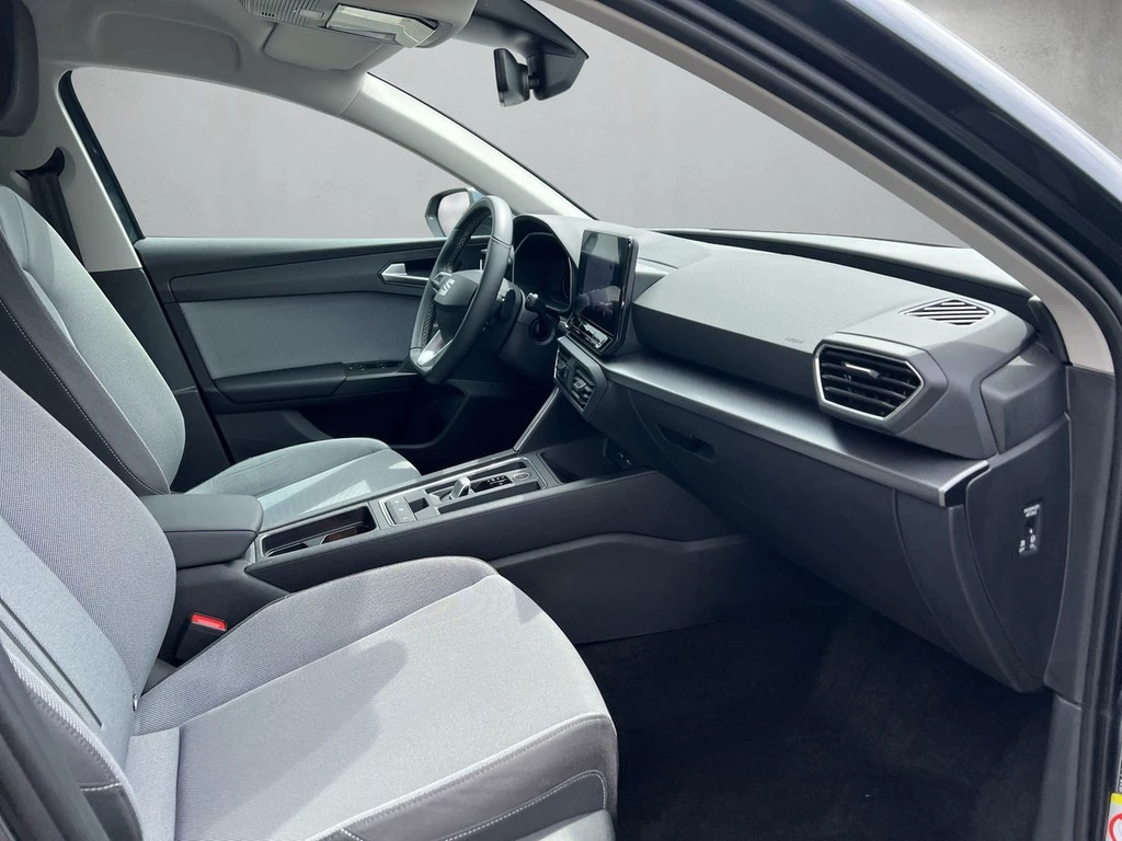 SEAT Leon 2.0 TDI DSG Style *Navi*LED*AHK*