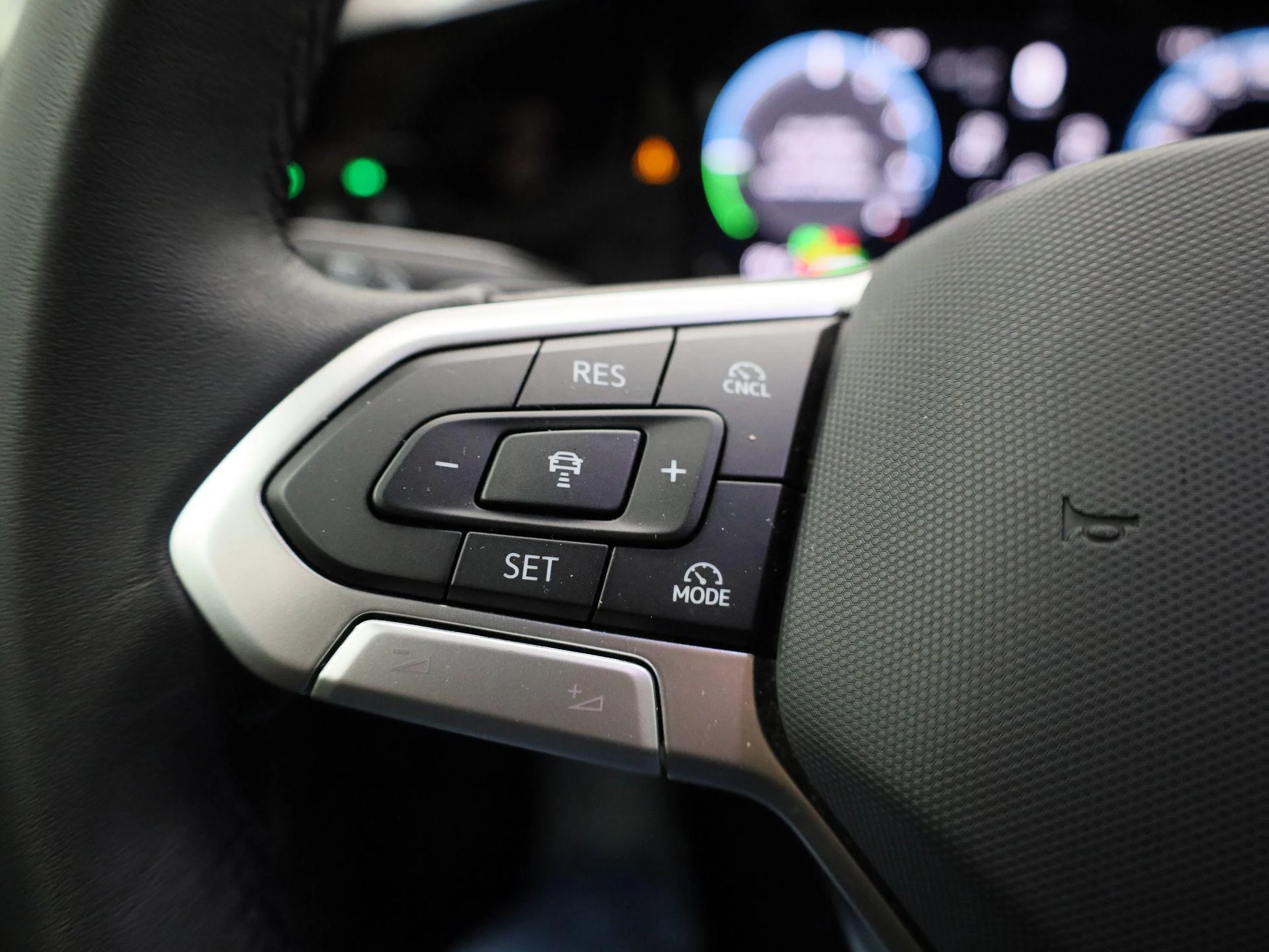 Volkswagen-Golf-image-18