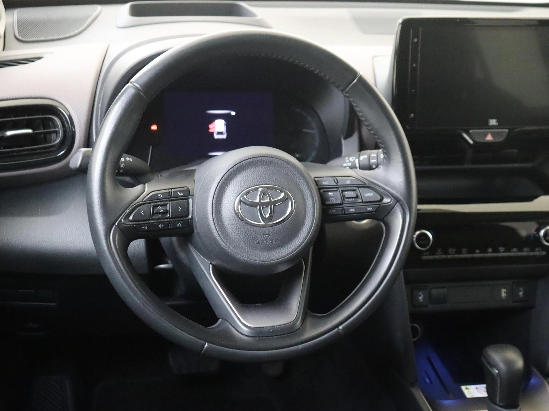 Toyota-Yaris Cross-image-10