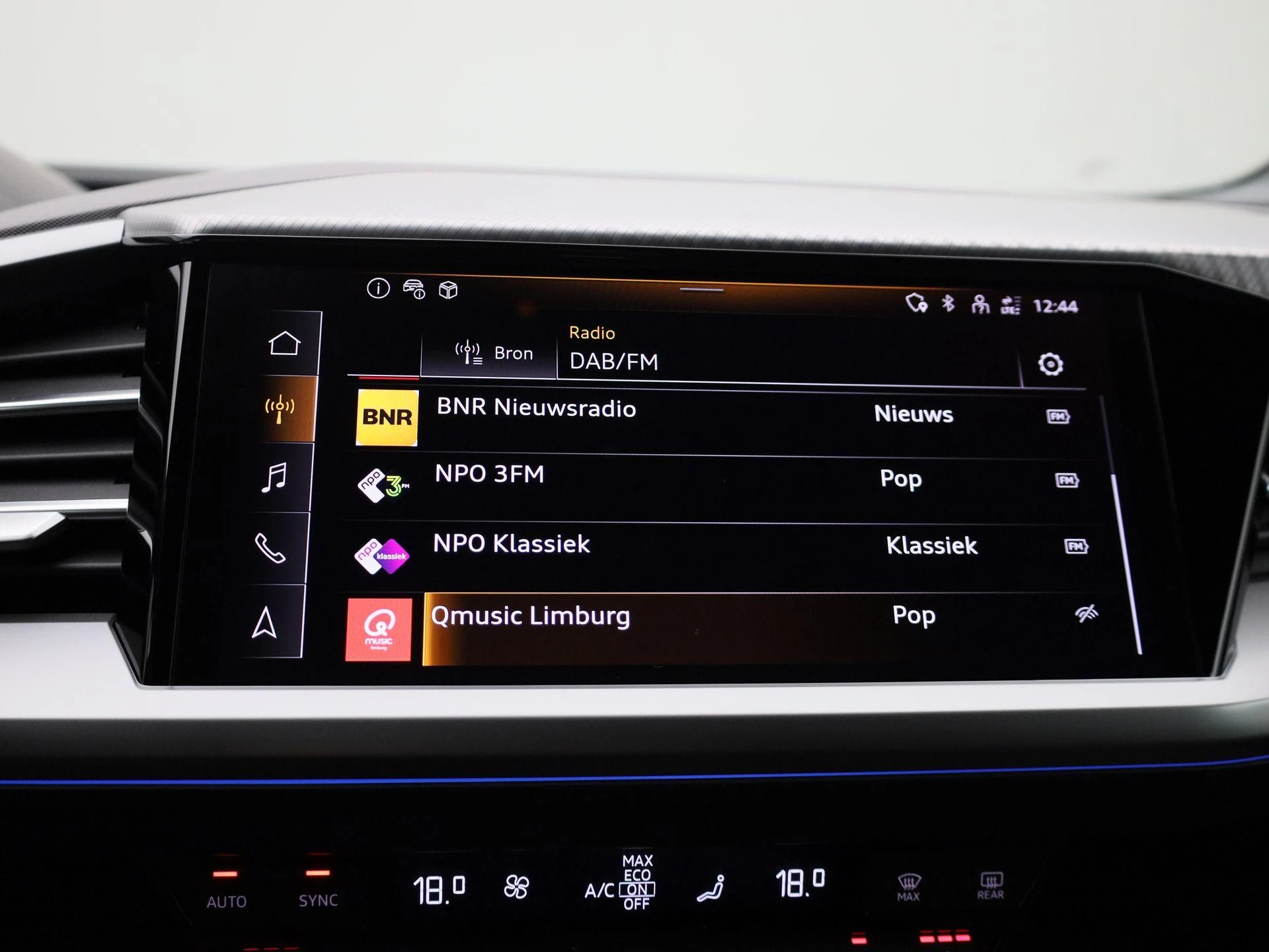 Audi-Q4 e-tron-image-21