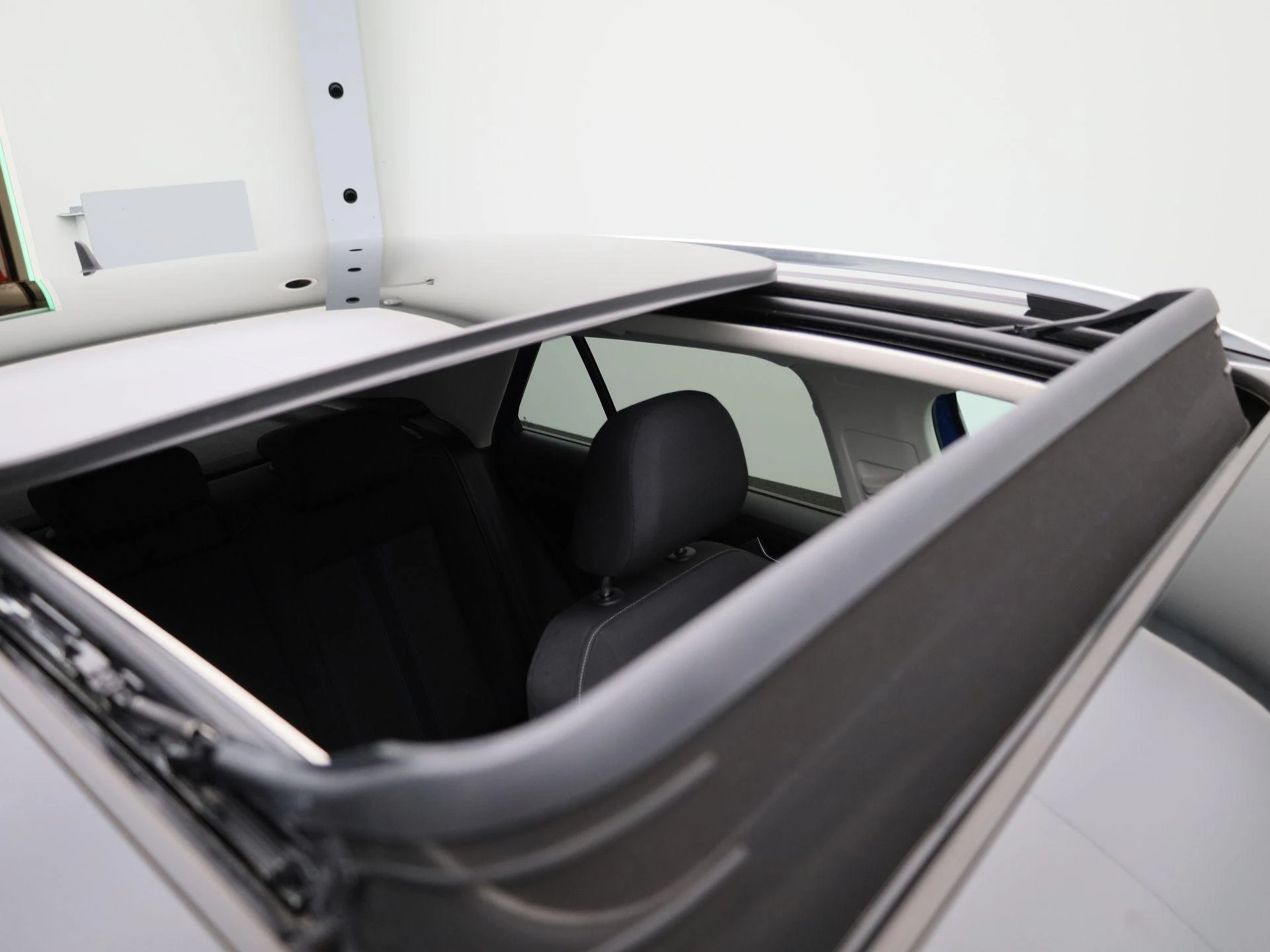 Volkswagen-T-Roc-image-37
