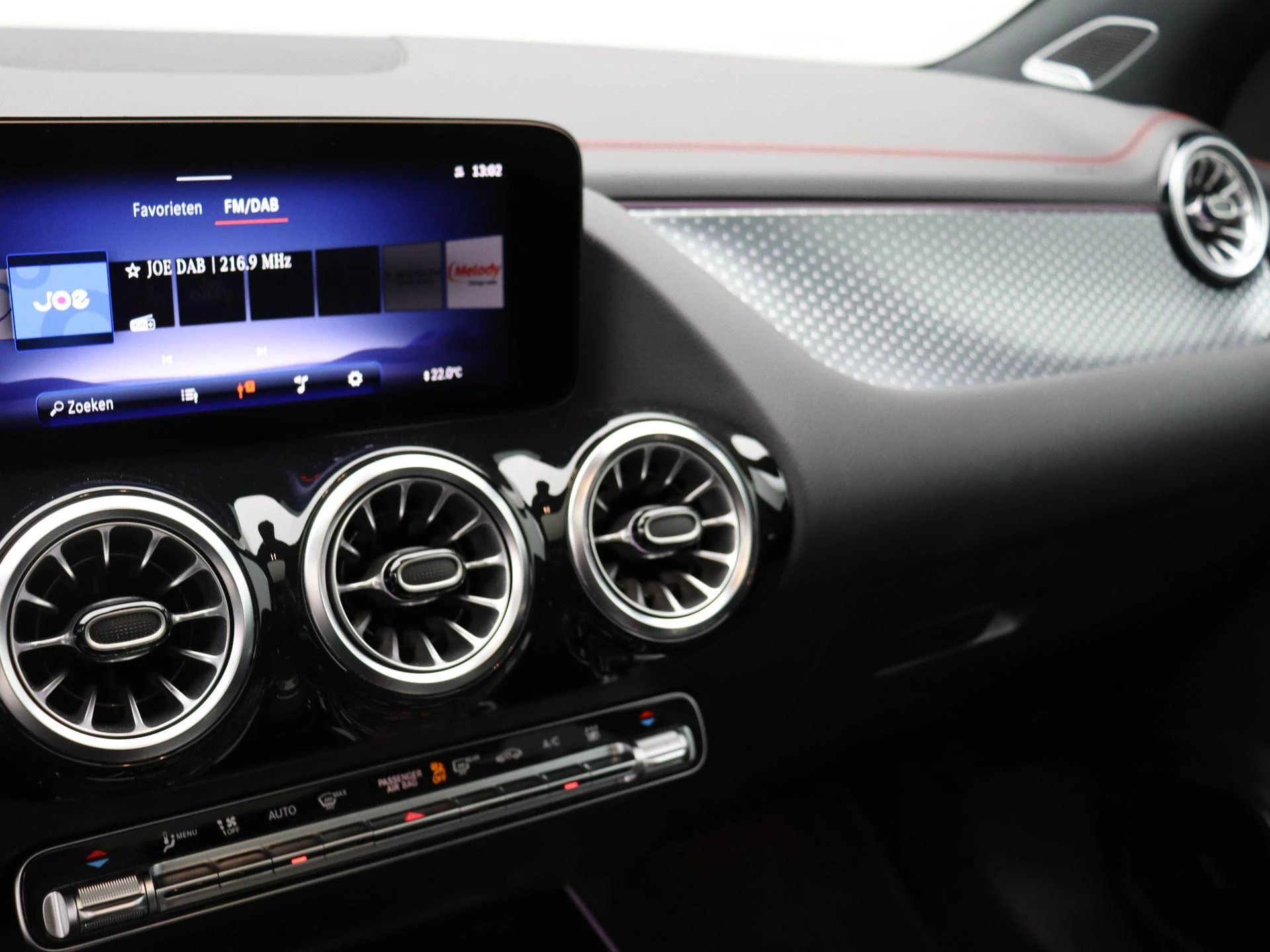 Mercedes-Benz EQA 250+ STAR EDITION + AMG + PANO DAK + BURMESTER + TREKHAAK + HEAD UP