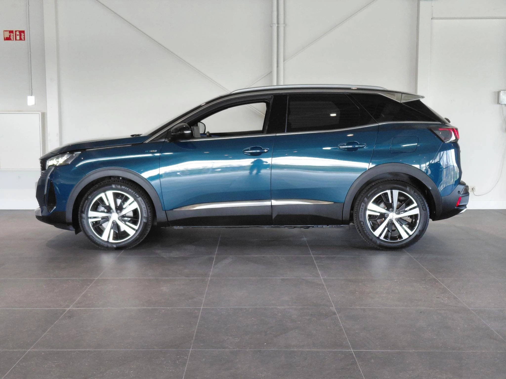 Peugeot 3008 1.6 HYbrid 225 GT