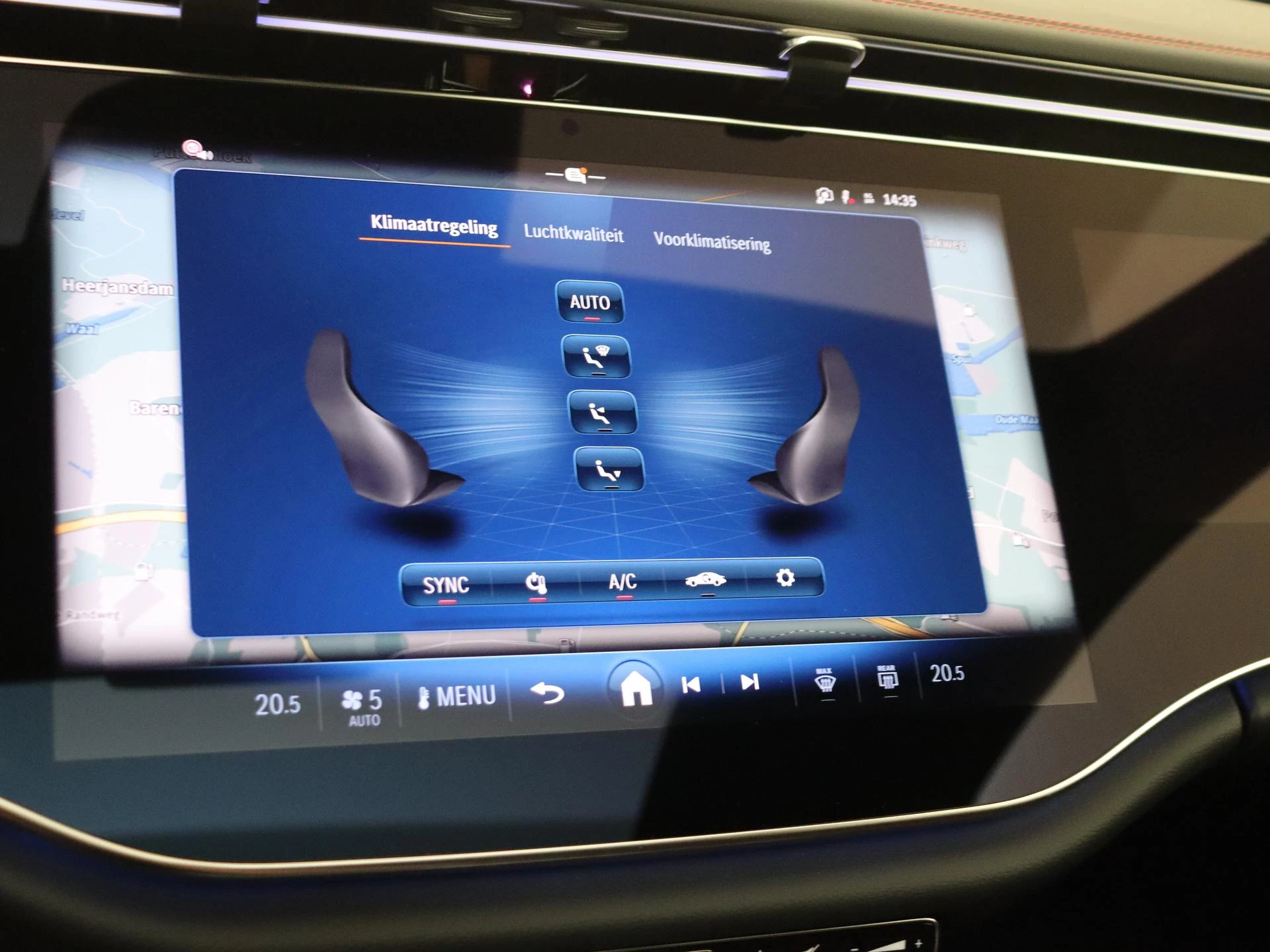 Mercedes-Benz-E-Klasse-image-28