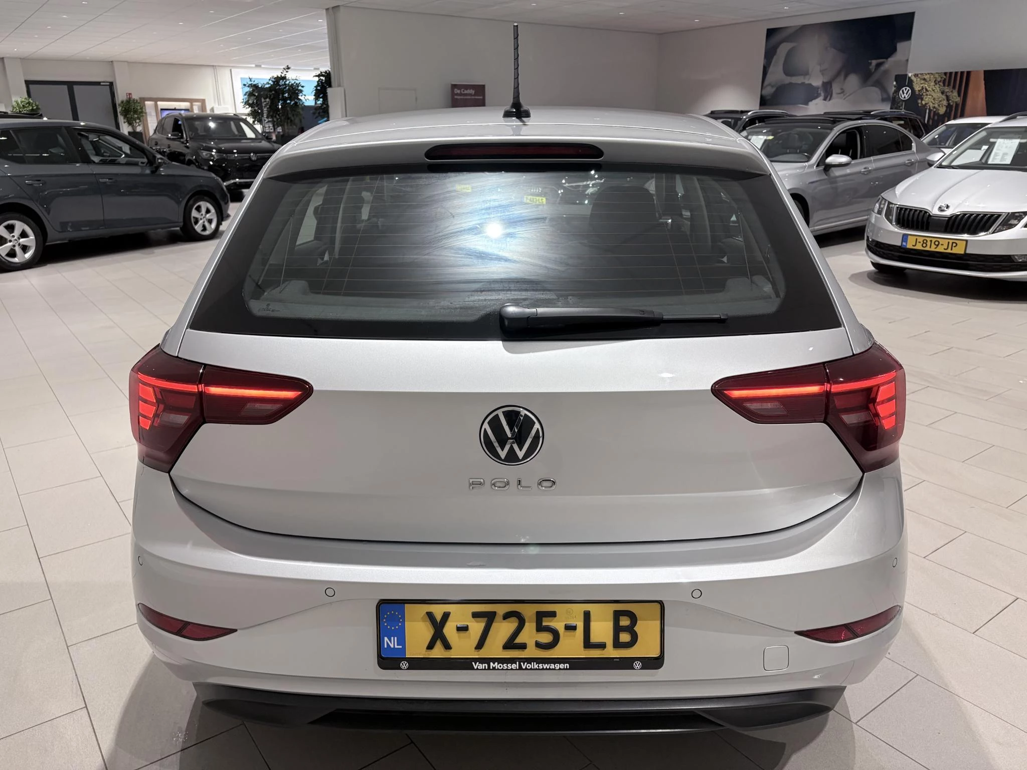 Volkswagen-Polo-image-3
