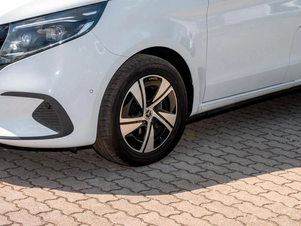 Mercedes-Benz-V-Klasse 220-image-5