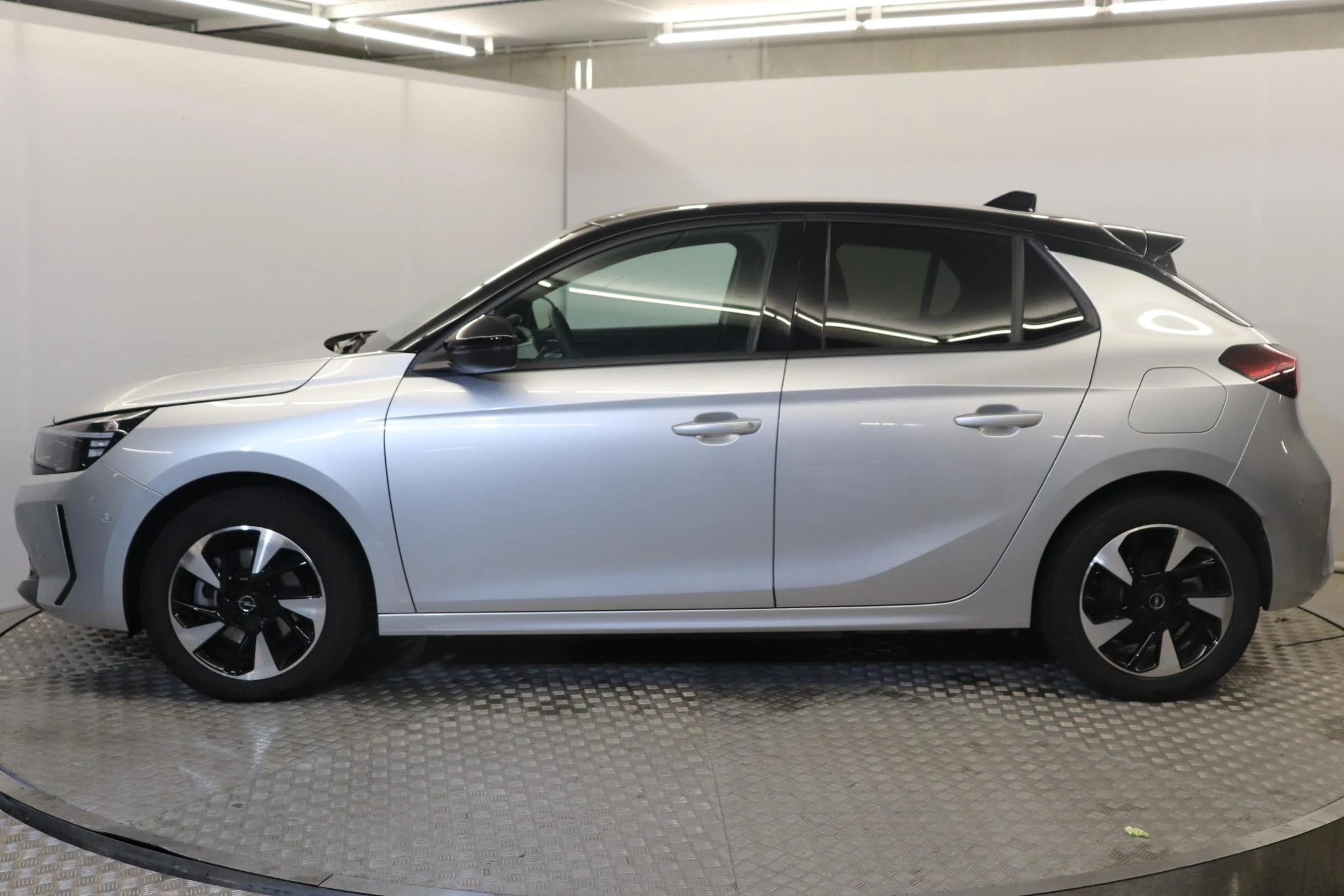Opel-Corsa-image-1