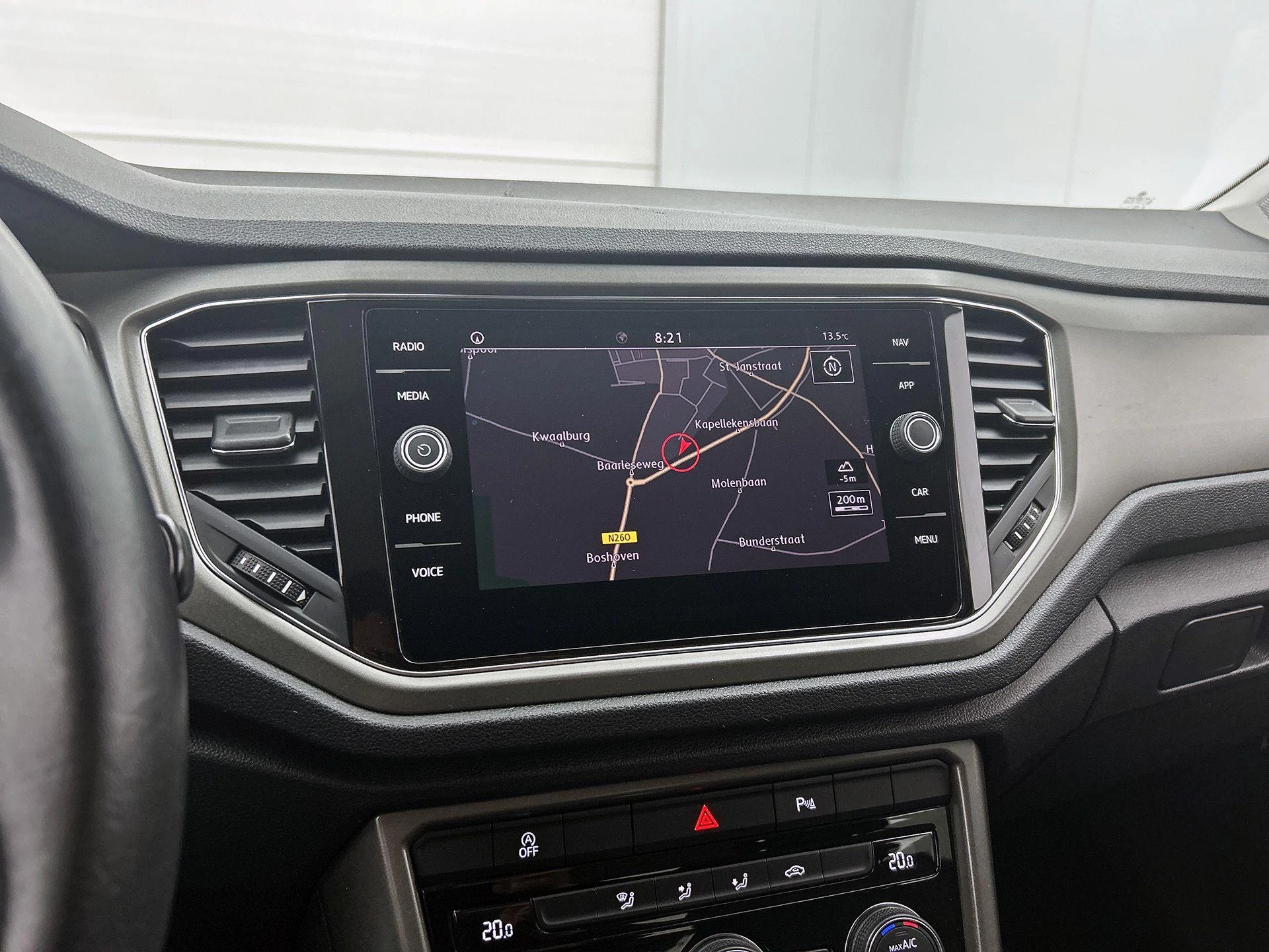 Volkswagen-T-Roc-image-30