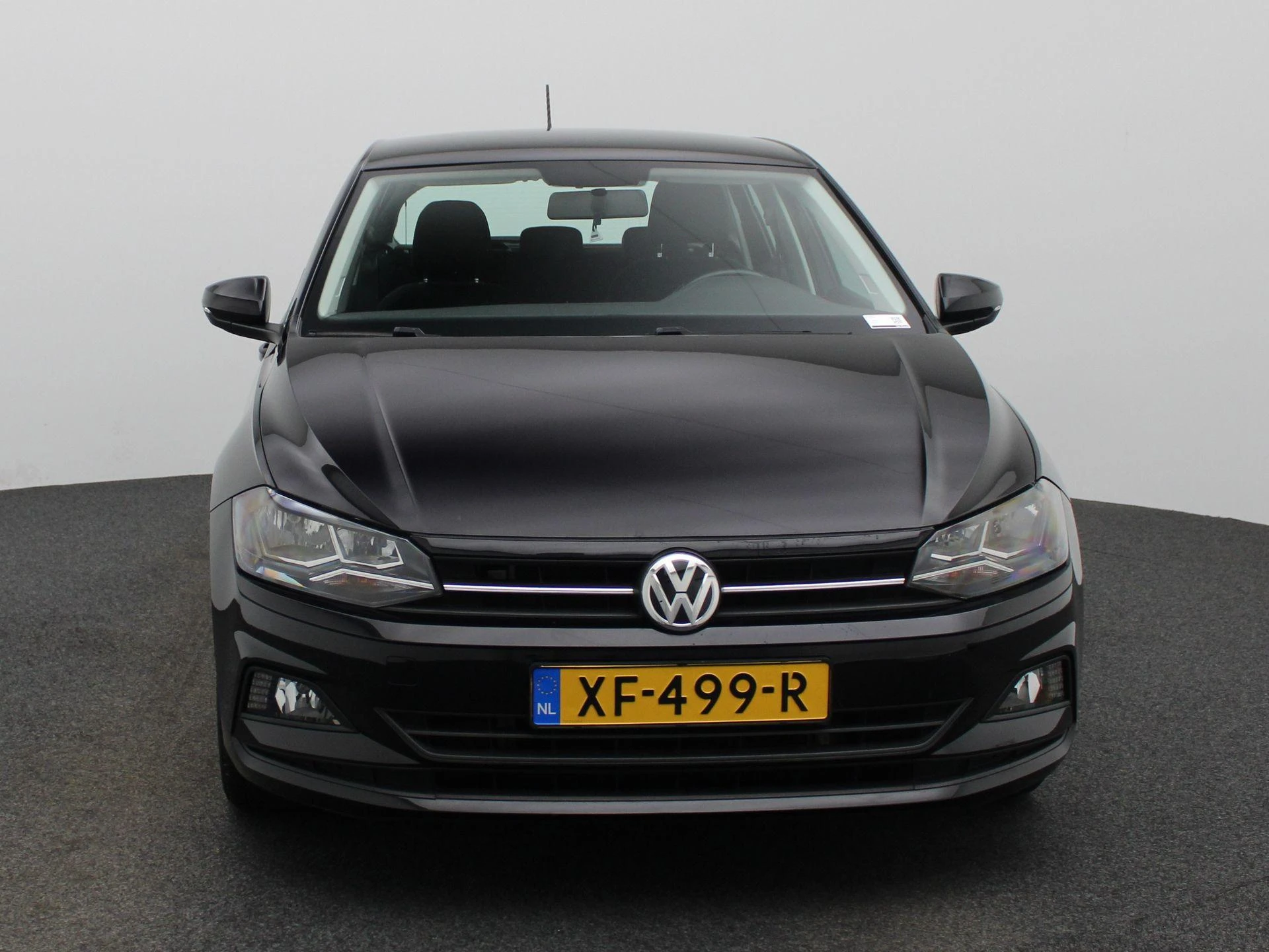 Volkswagen-Polo-image-2