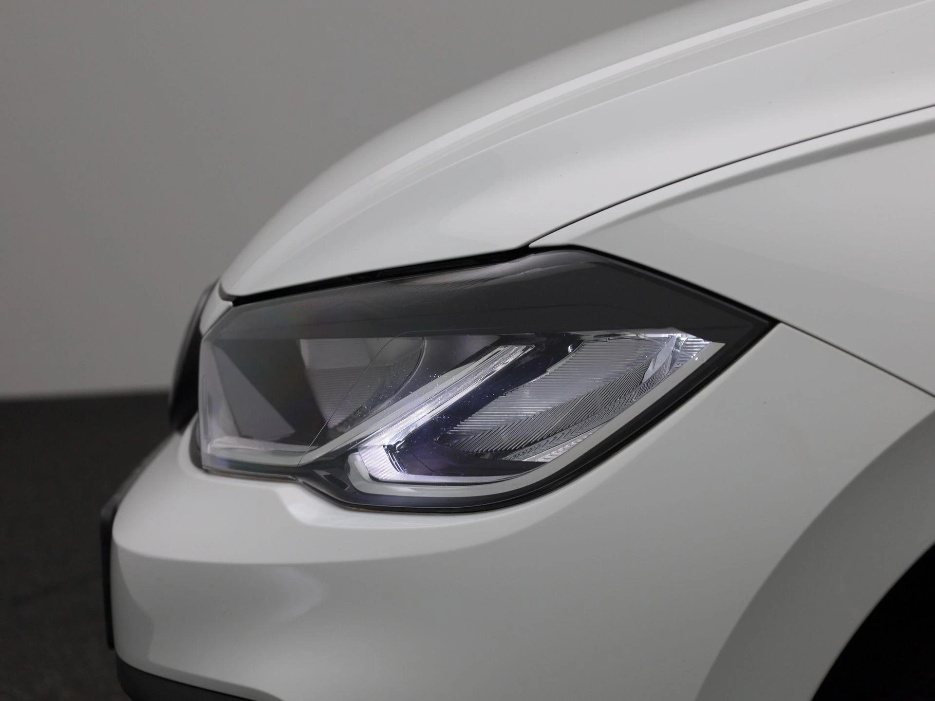 Volkswagen-Polo-image-13