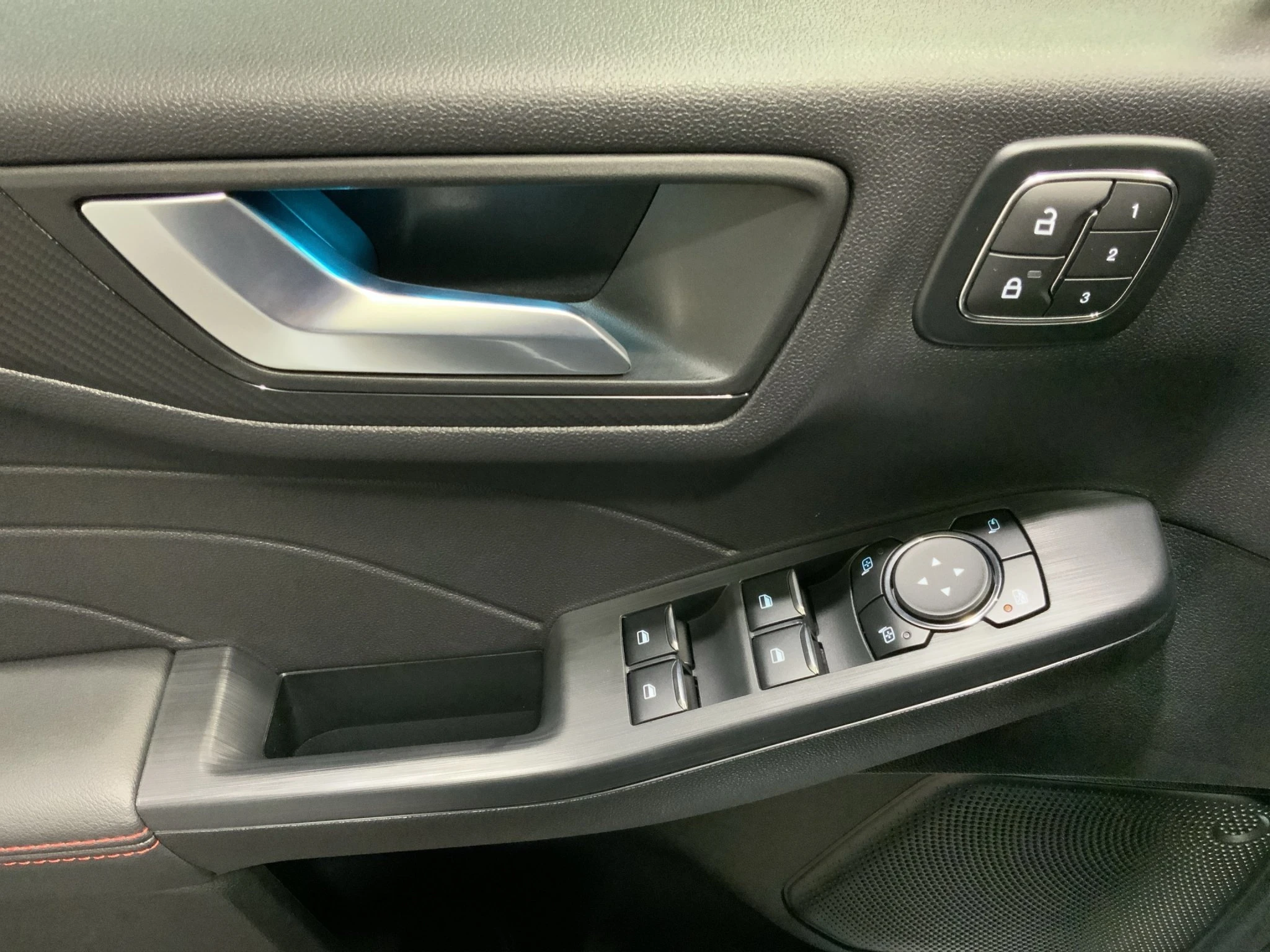 Ford-Kuga-image-15