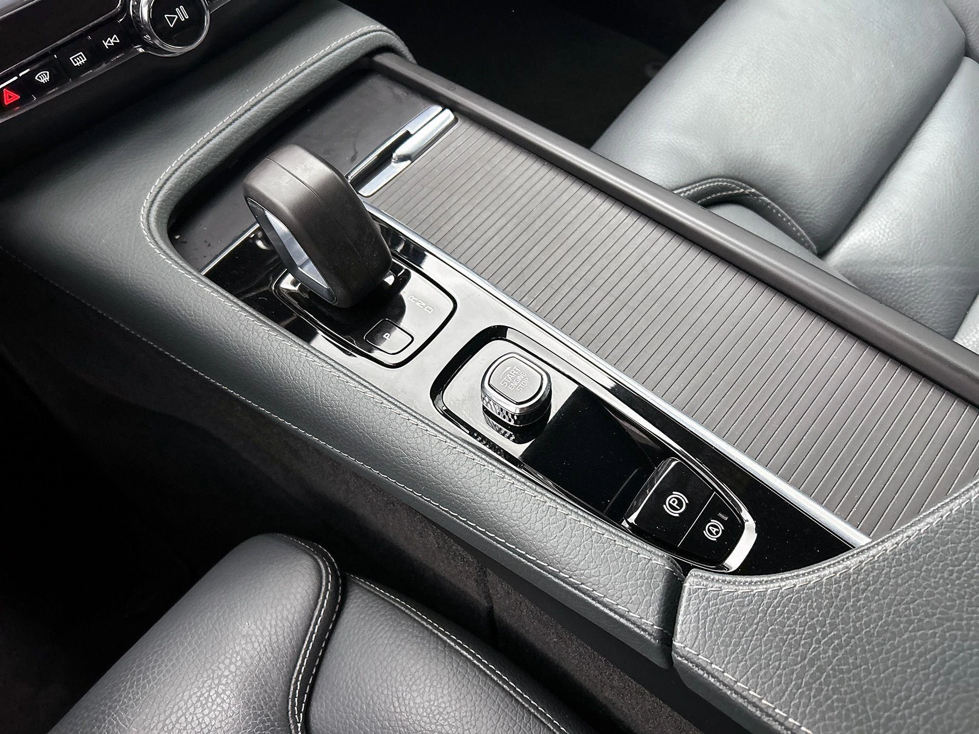 Volvo-V90-image-32