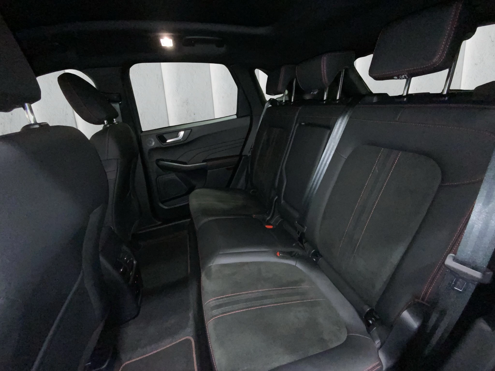 Ford Kuga ST-Line X Aut.*PANO*AHK*360GRAD*LED-MATRIX*NAVI*GRA*WINTER-PKT.