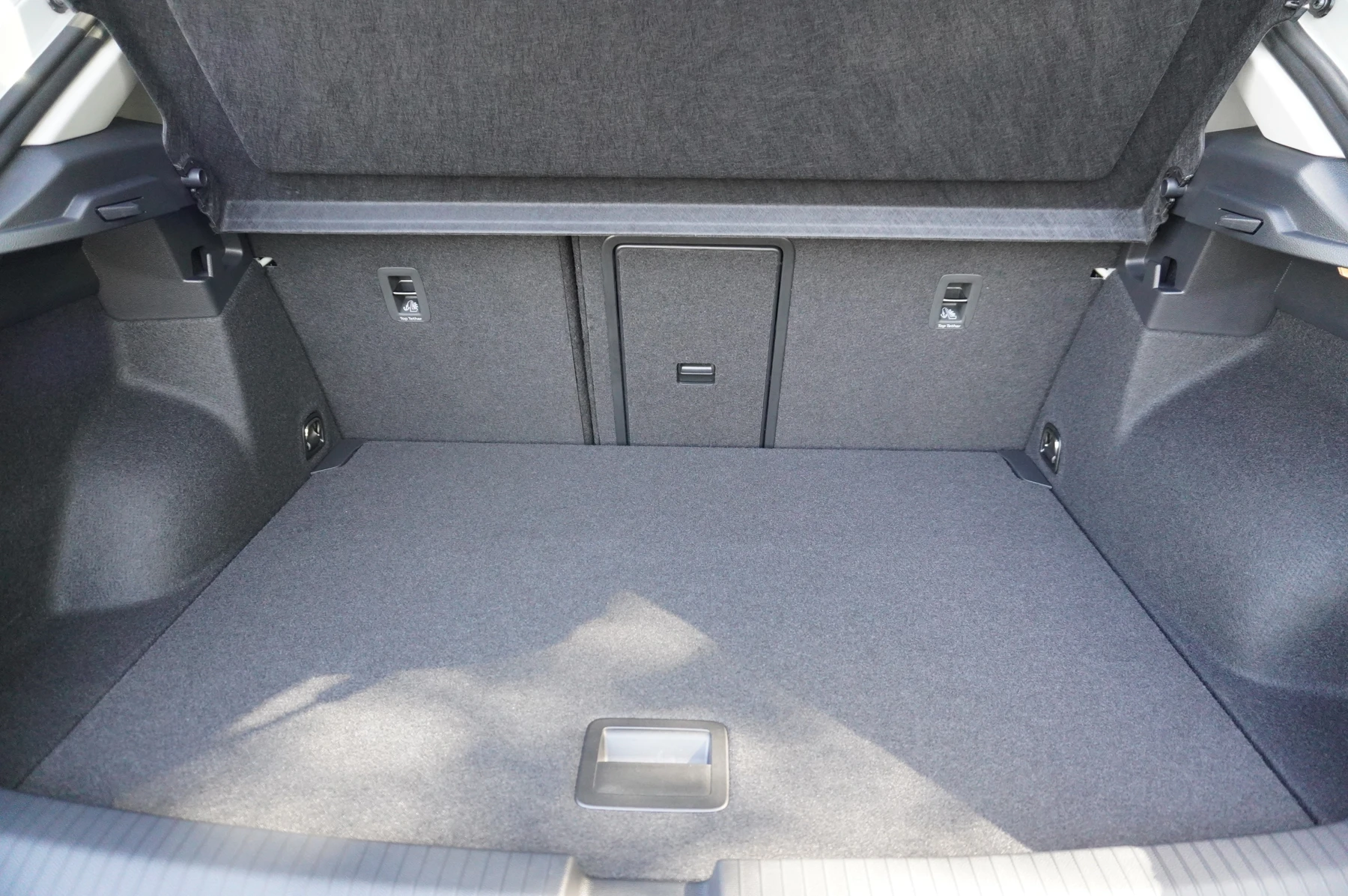 Volkswagen-T-Roc-image-12