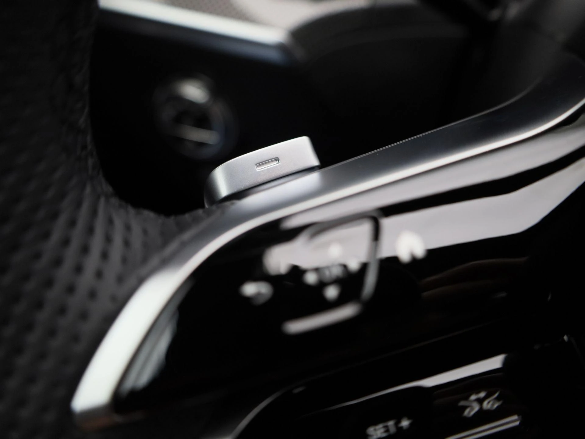 Mercedes-Benz-C-Klasse-image-22