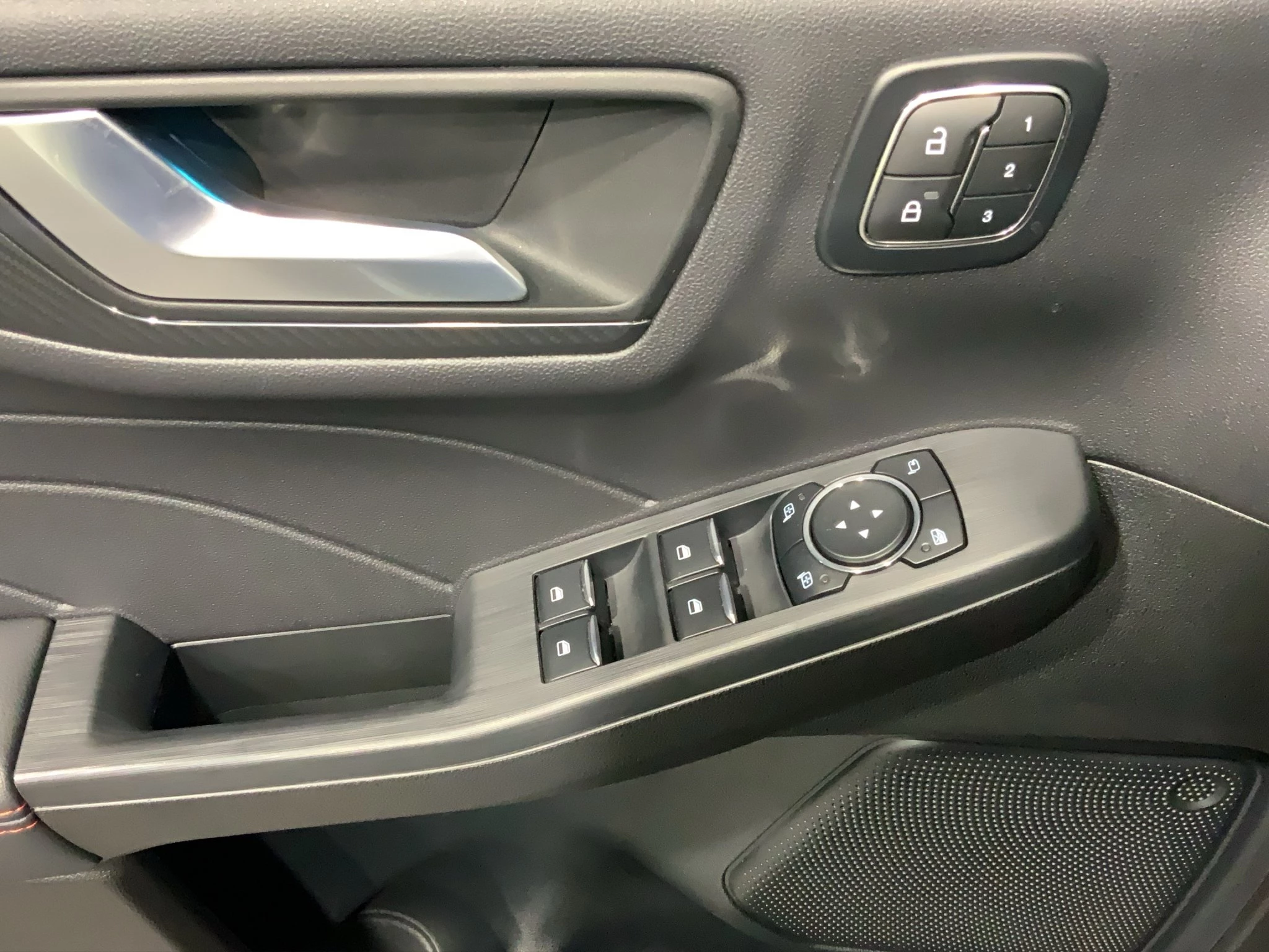 Ford Kuga ST-Line X Aut.*360GRAD*LED-MATRIX*NAVI*GRA*WINTER-PKT.