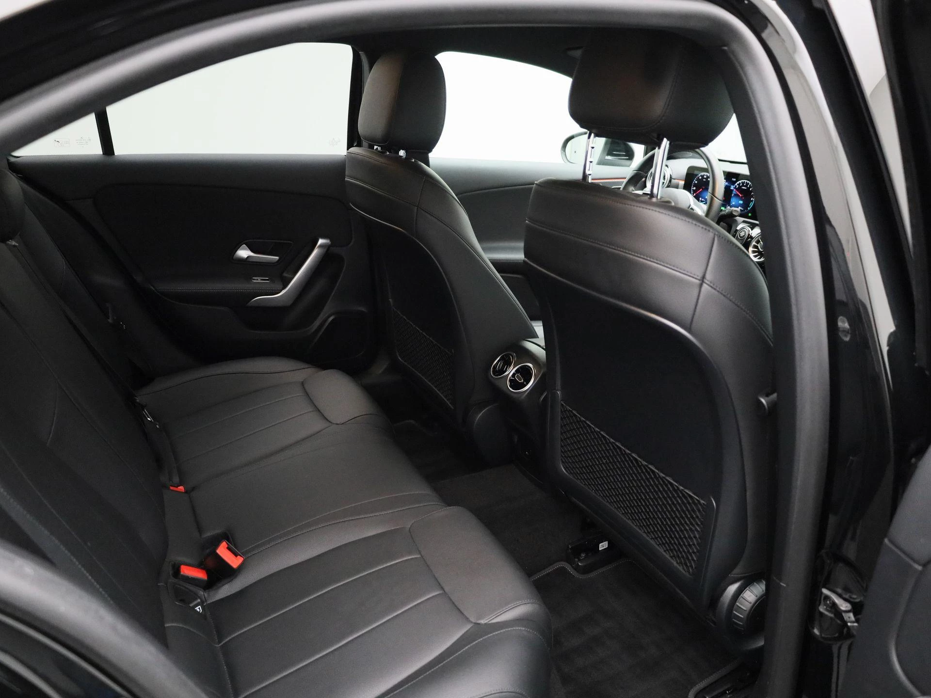 Mercedes-Benz-A-Klasse-image-30