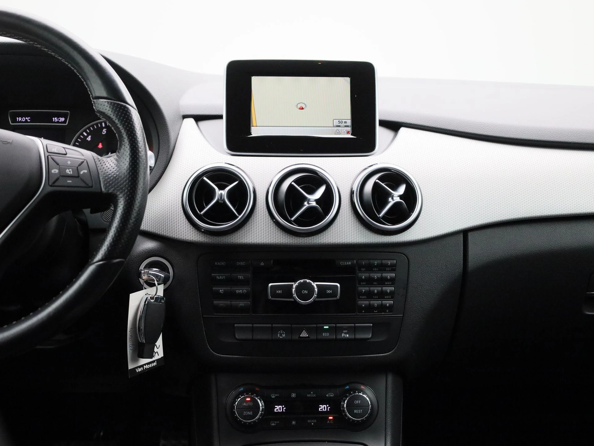 Mercedes-Benz-B-Klasse-image-8