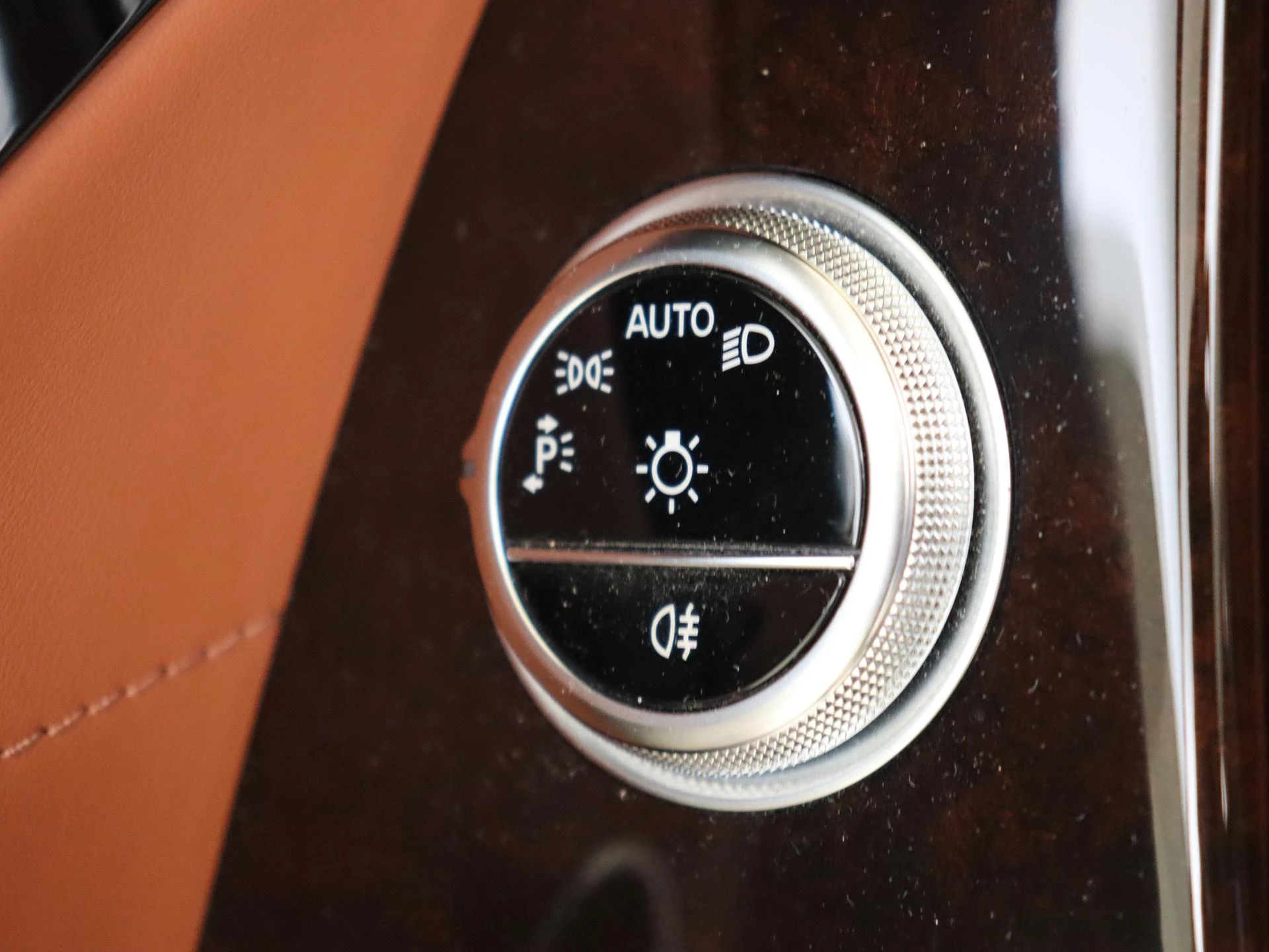 Mercedes-Benz-S-Klasse-image-24