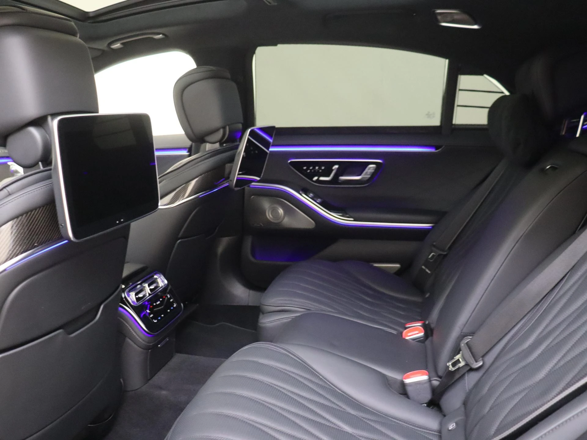 Mercedes-Benz-S-Klasse-image-19