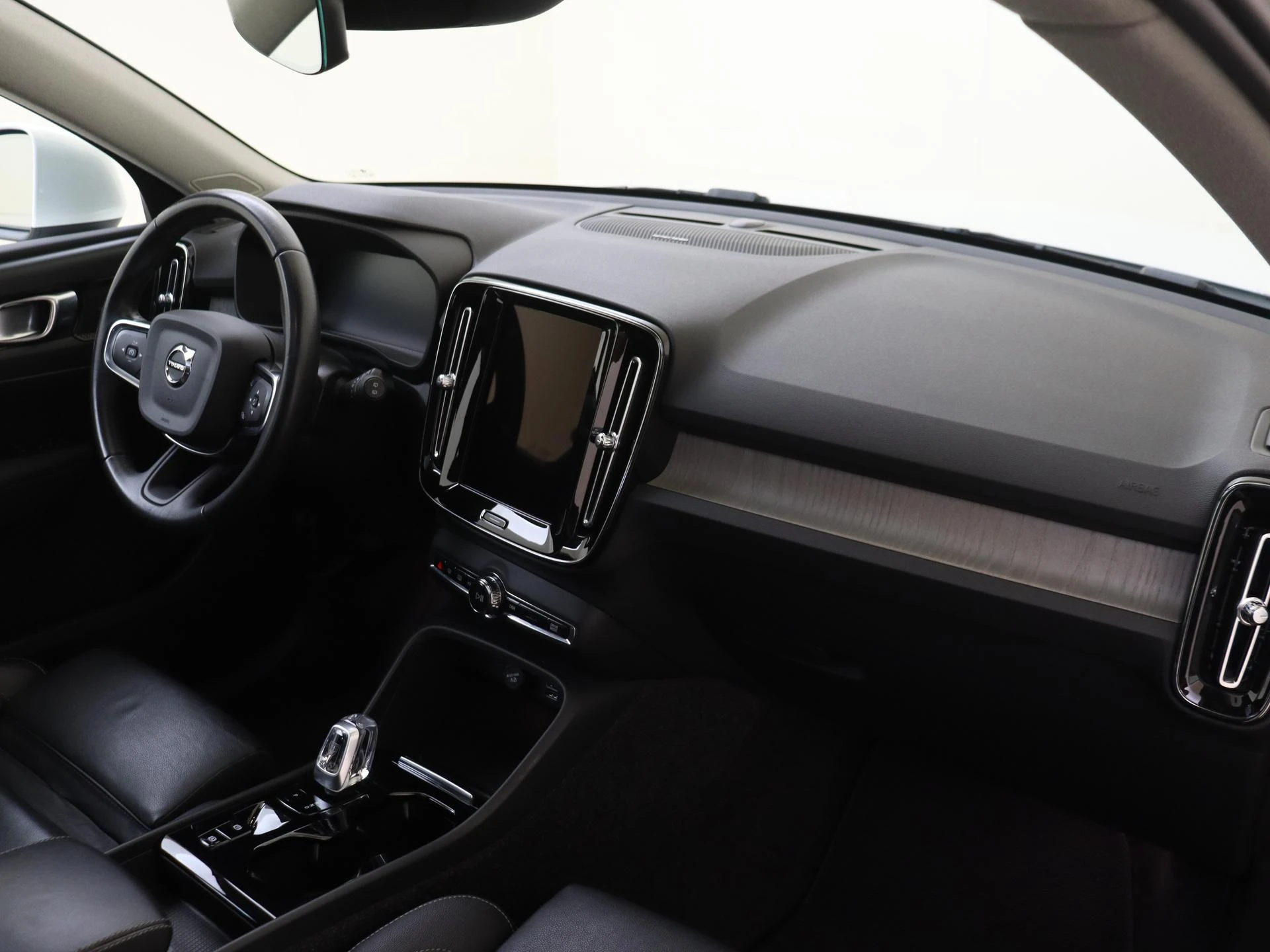 Volvo-XC40-image-4