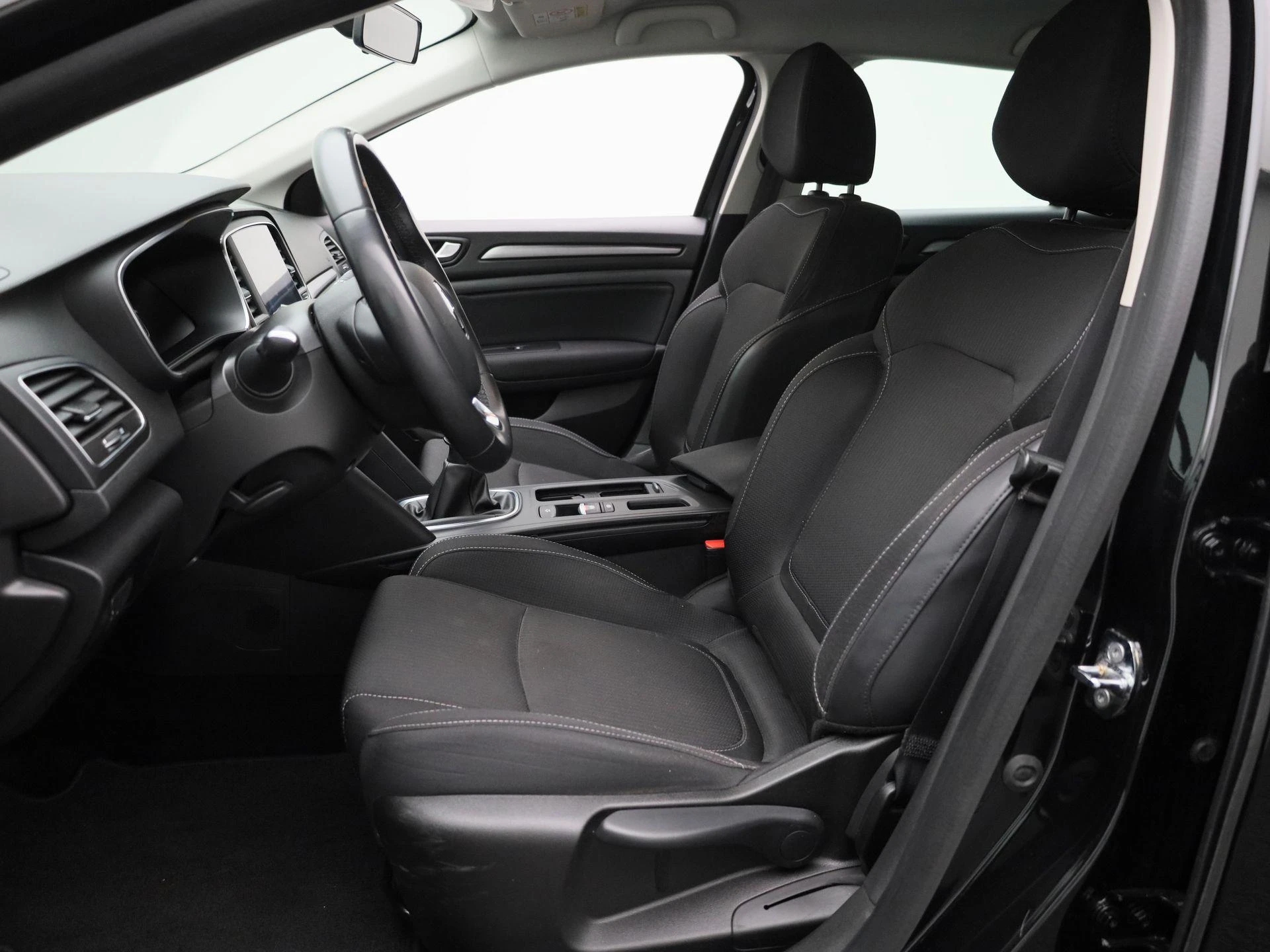 Renault-Mégane Grand Tour-image-11