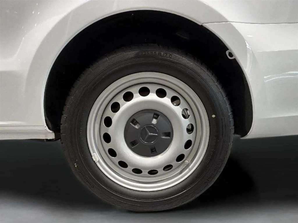 Mercedes-Benz-eVito-image-15
