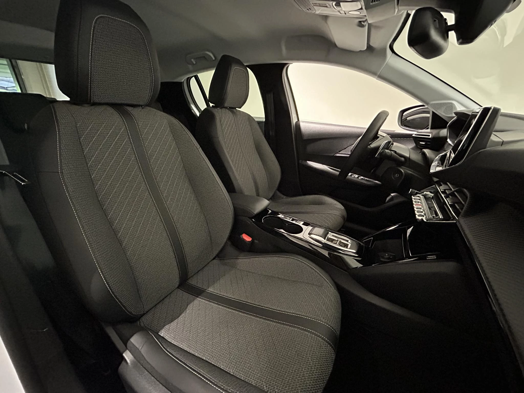 Peugeot 208 1.2 Hybrid 110 e-DCS6 Allure