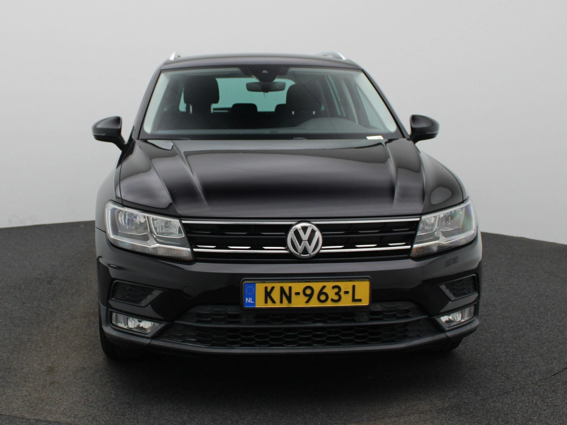 Volkswagen-Tiguan-image-2