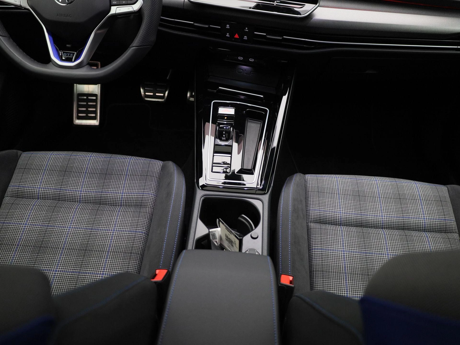 Volkswagen-Golf-image-9