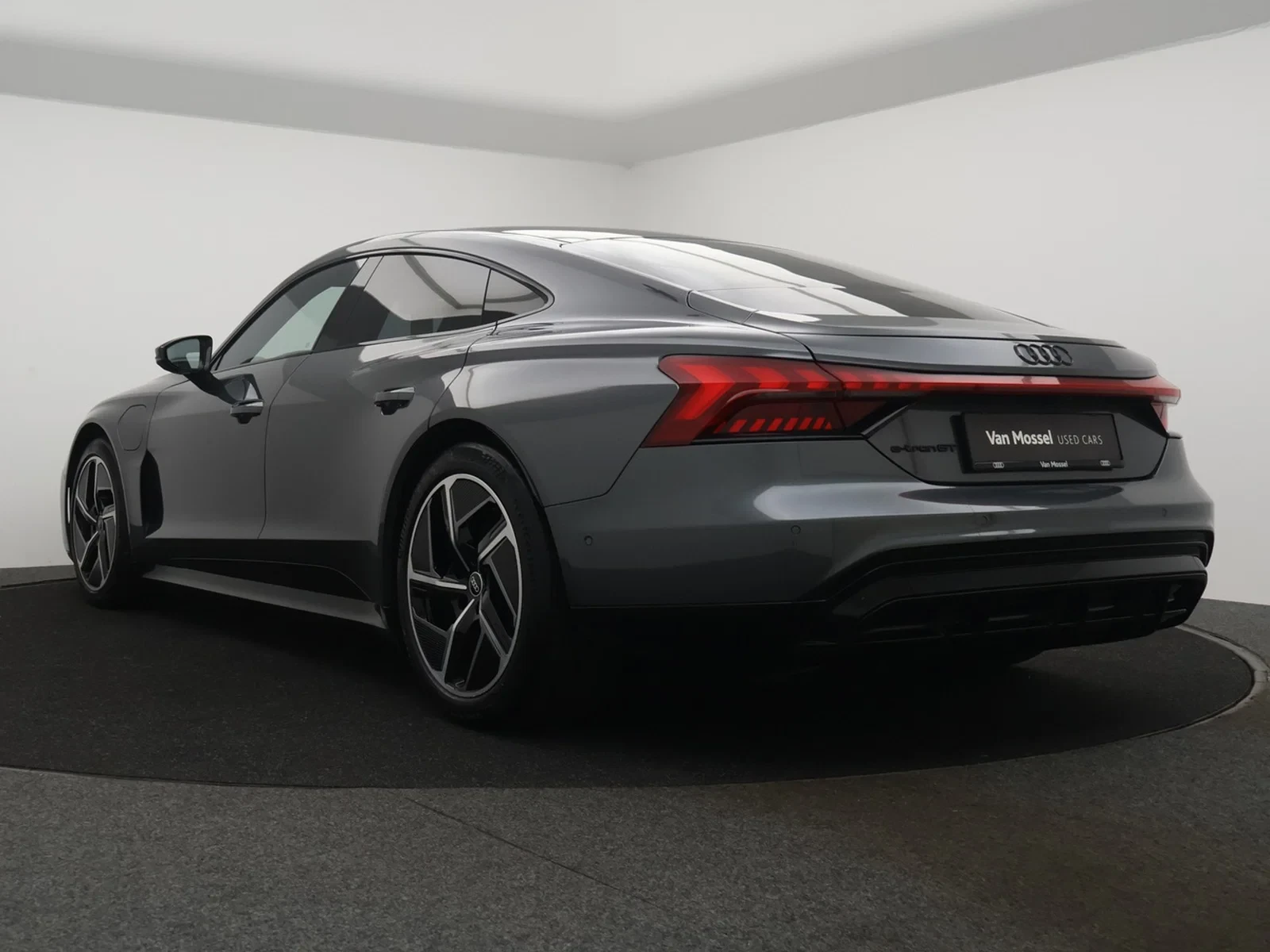 Audi e-tron GT Audi e-tron GT quattro 476PK *NAVI*APP CONNECT*B&O SOUNDSYSTEM*ADAPTIVE CRUISE*DIGITAL DASH*LEDER*ZETELVERWARMING*...