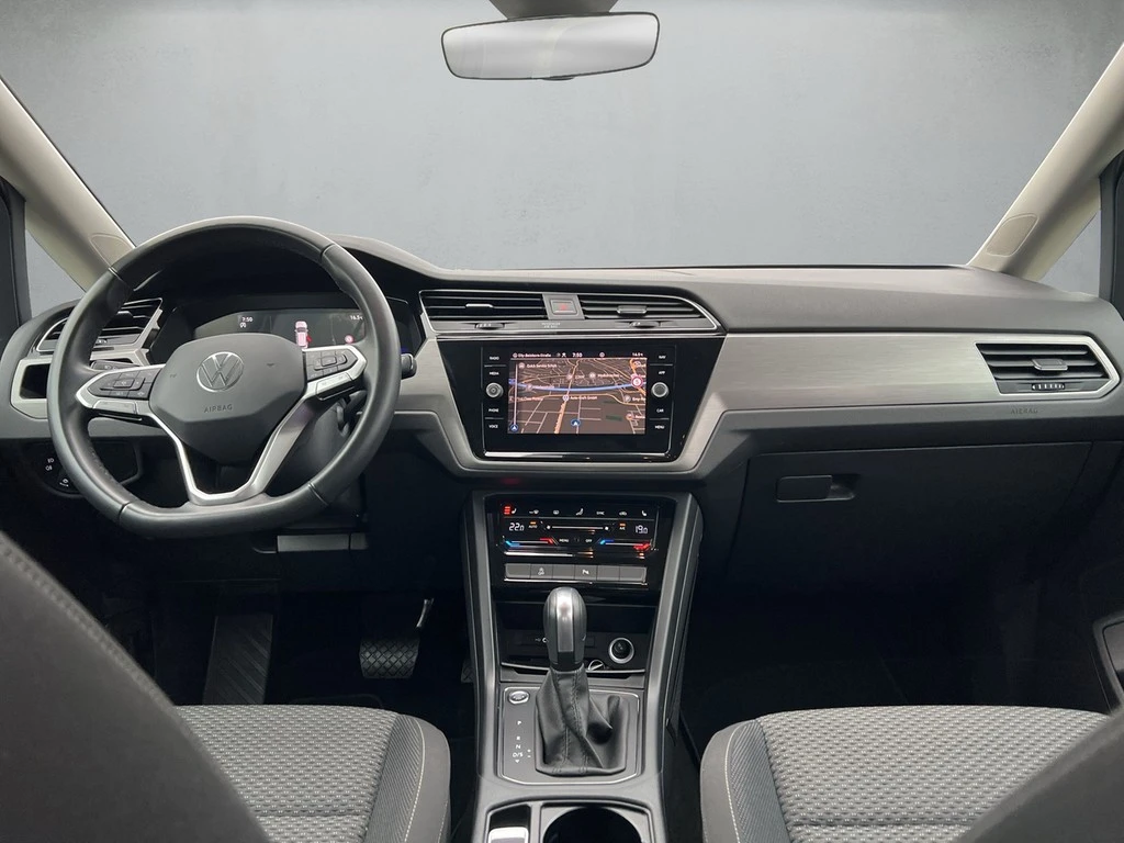 Volkswagen-Touran-image-7