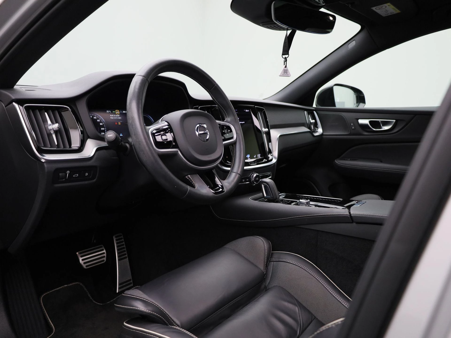 Volvo-V60-image-35