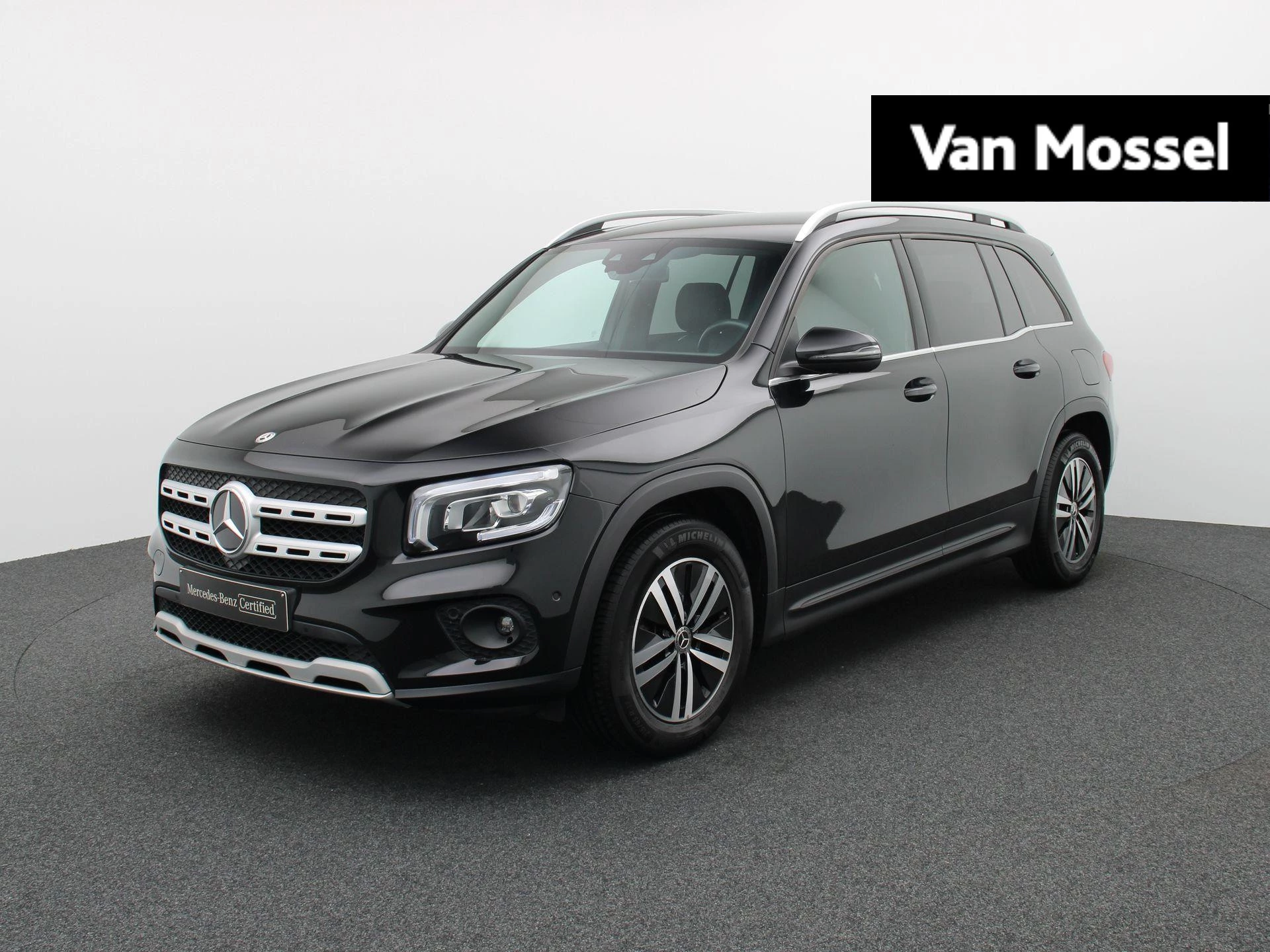 Mercedes-Benz-GLB-image-0