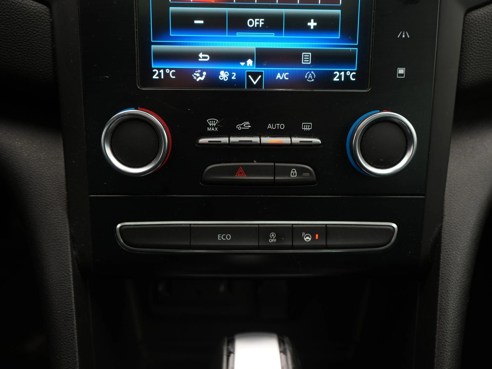 Renault-Mégane Estate-image-18