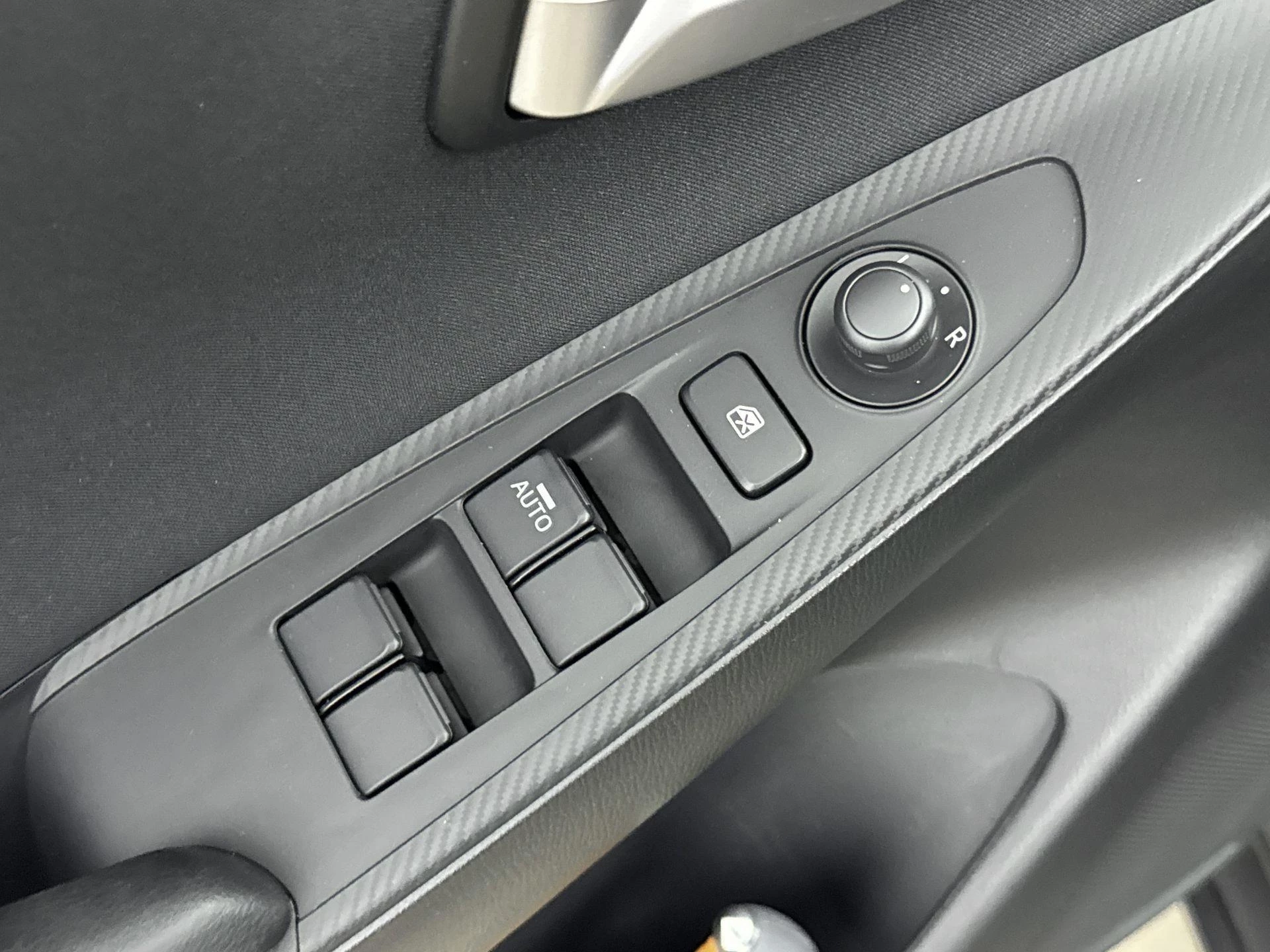 Mazda-2-image-12