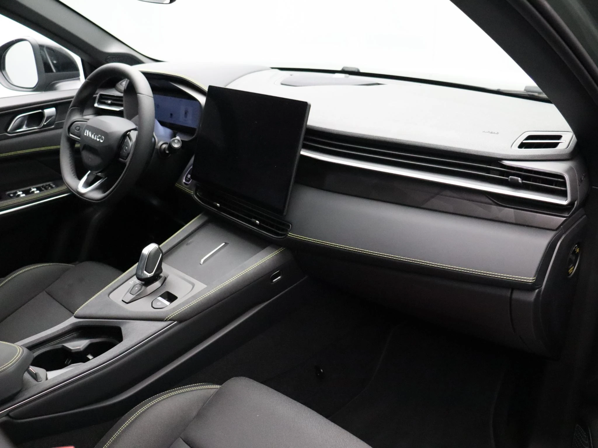 Lynk & Co-01-image-15