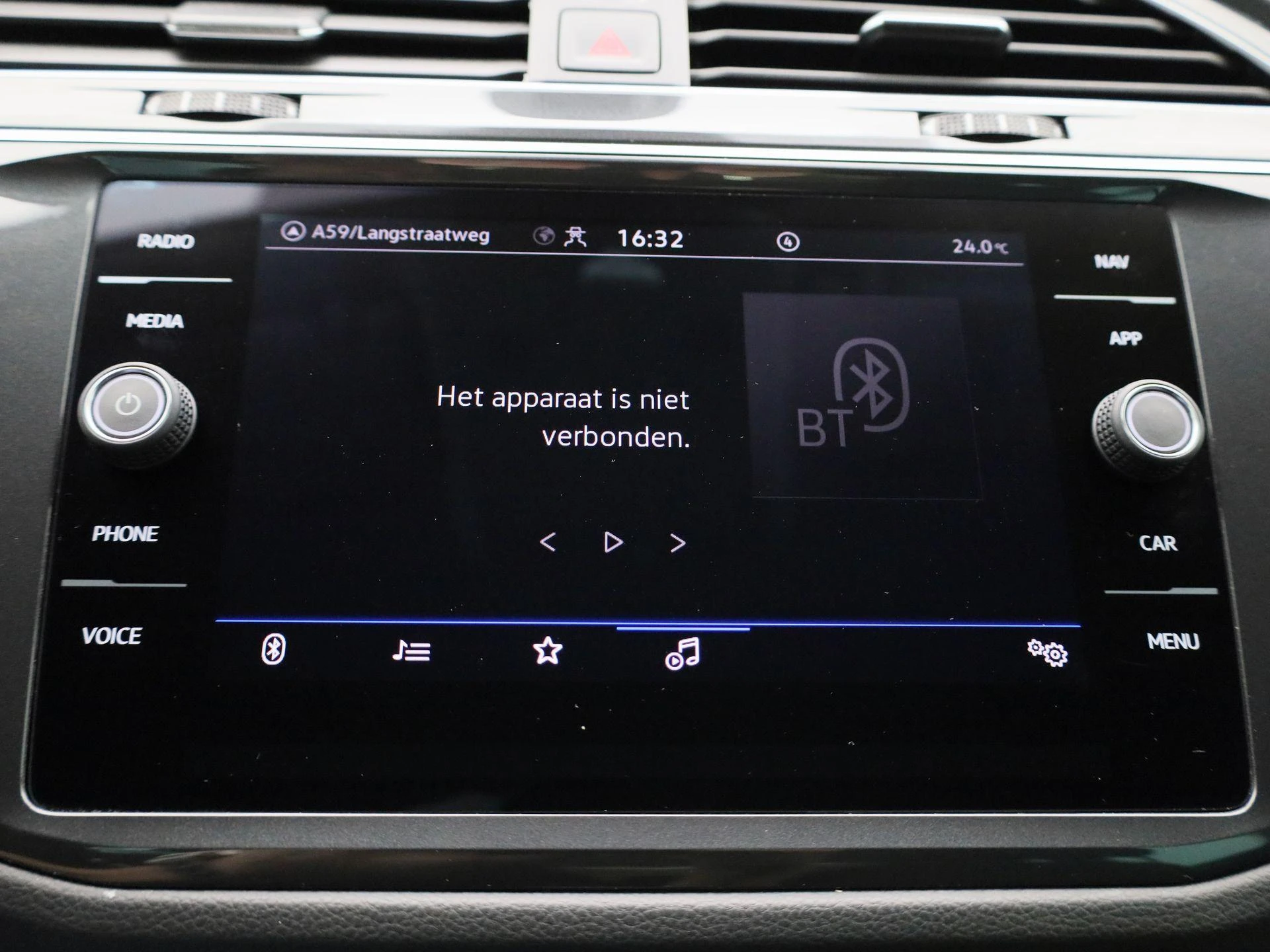 Volkswagen-Tiguan-image-20