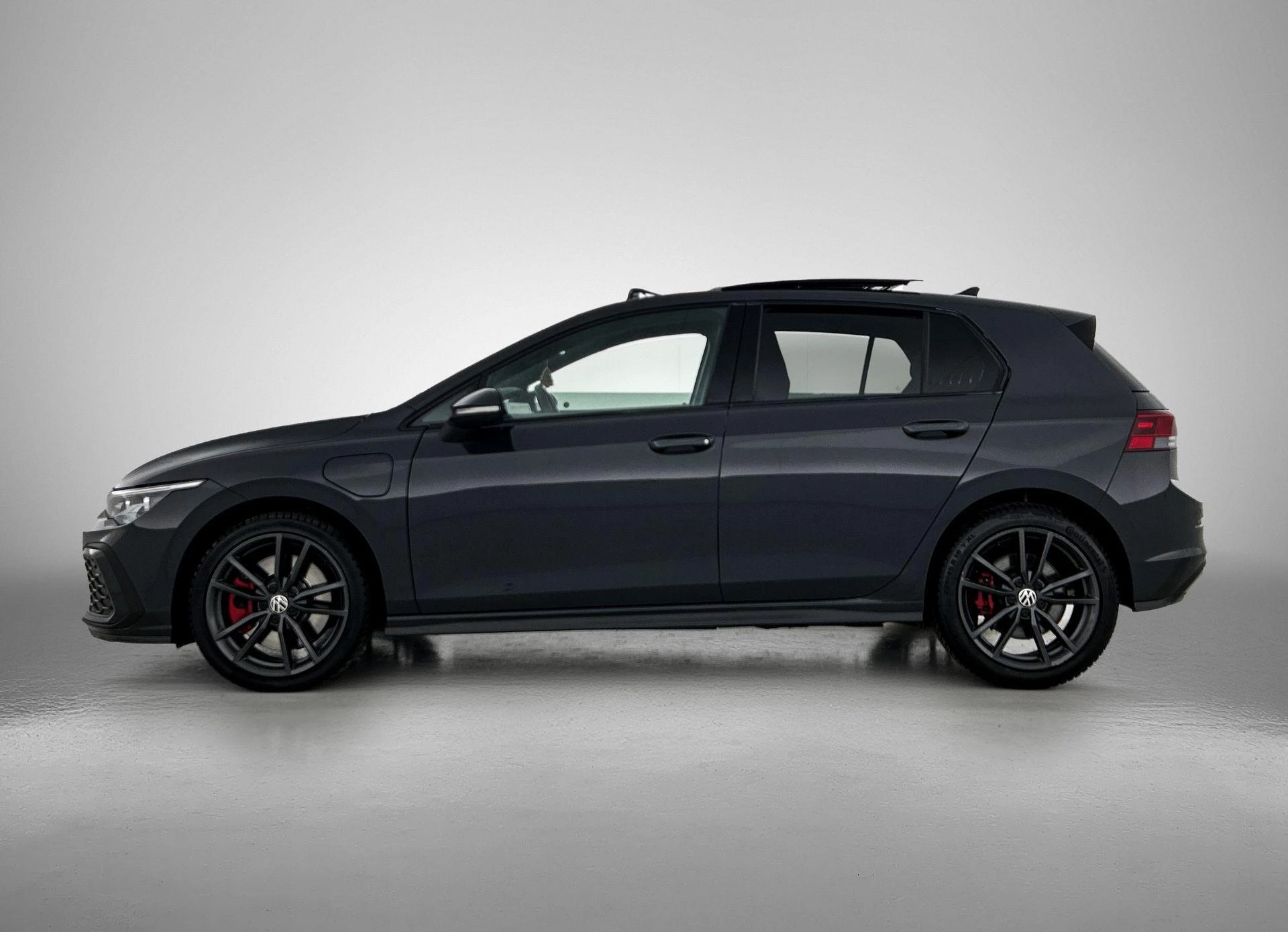 Volkswagen-Golf-image-1