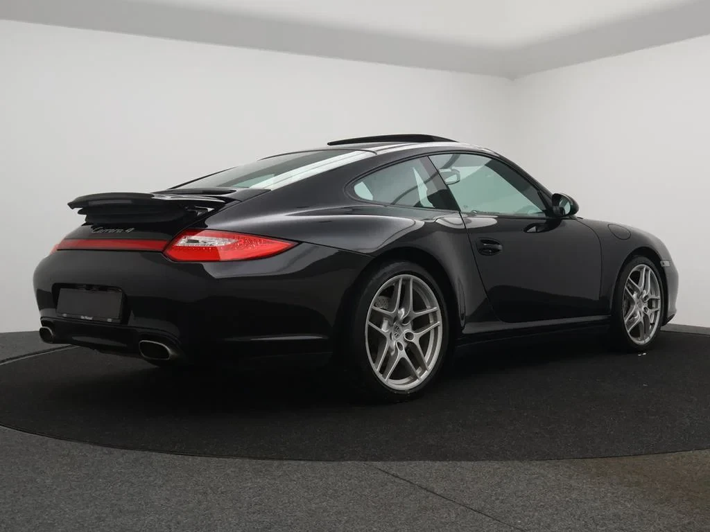Porsche-911-image-1