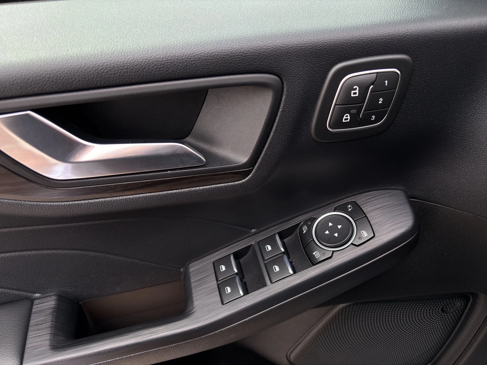 Ford-Kuga-image-16