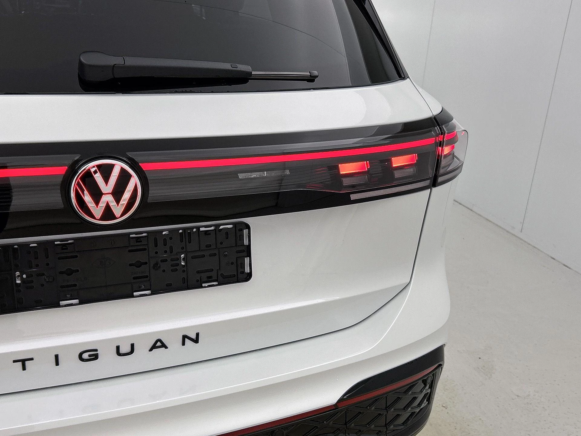 Volkswagen-Tiguan-image-13