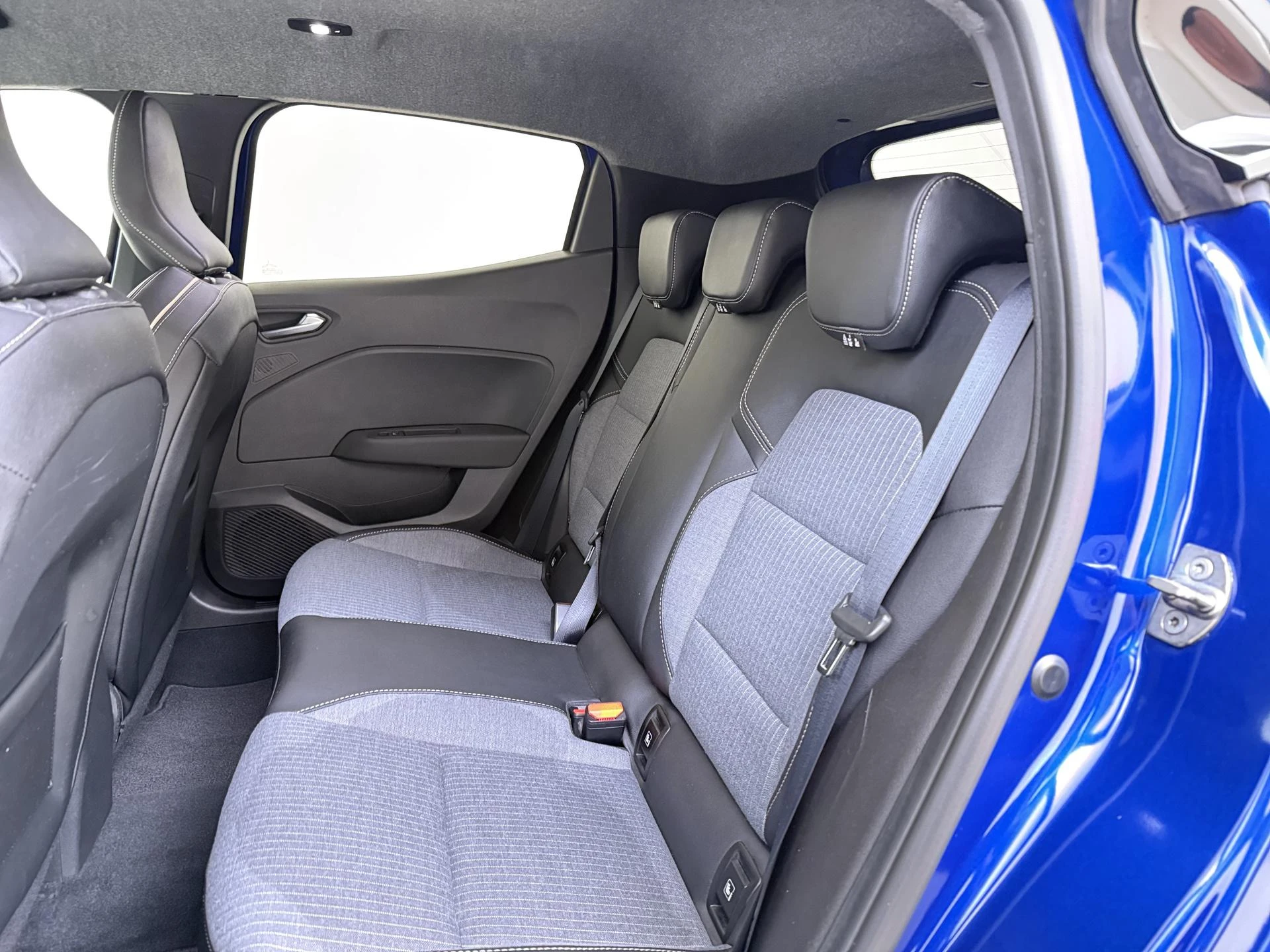 Renault-Clio-image-15