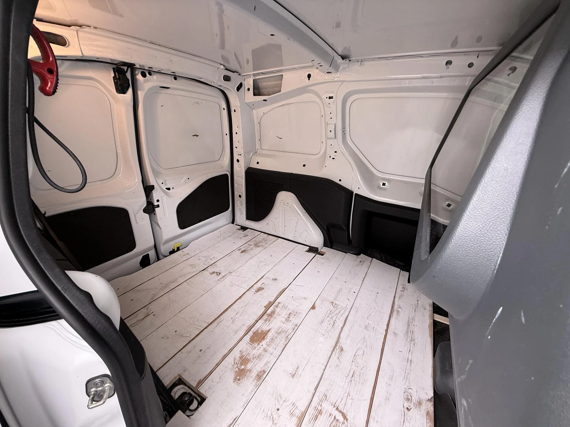 Peugeot-e-Partner-image-11