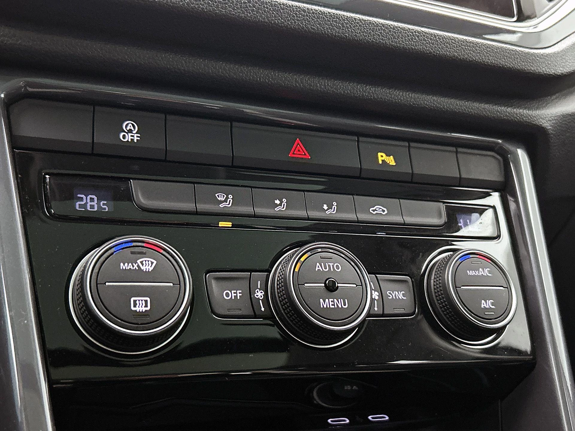Volkswagen-T-Roc-image-23