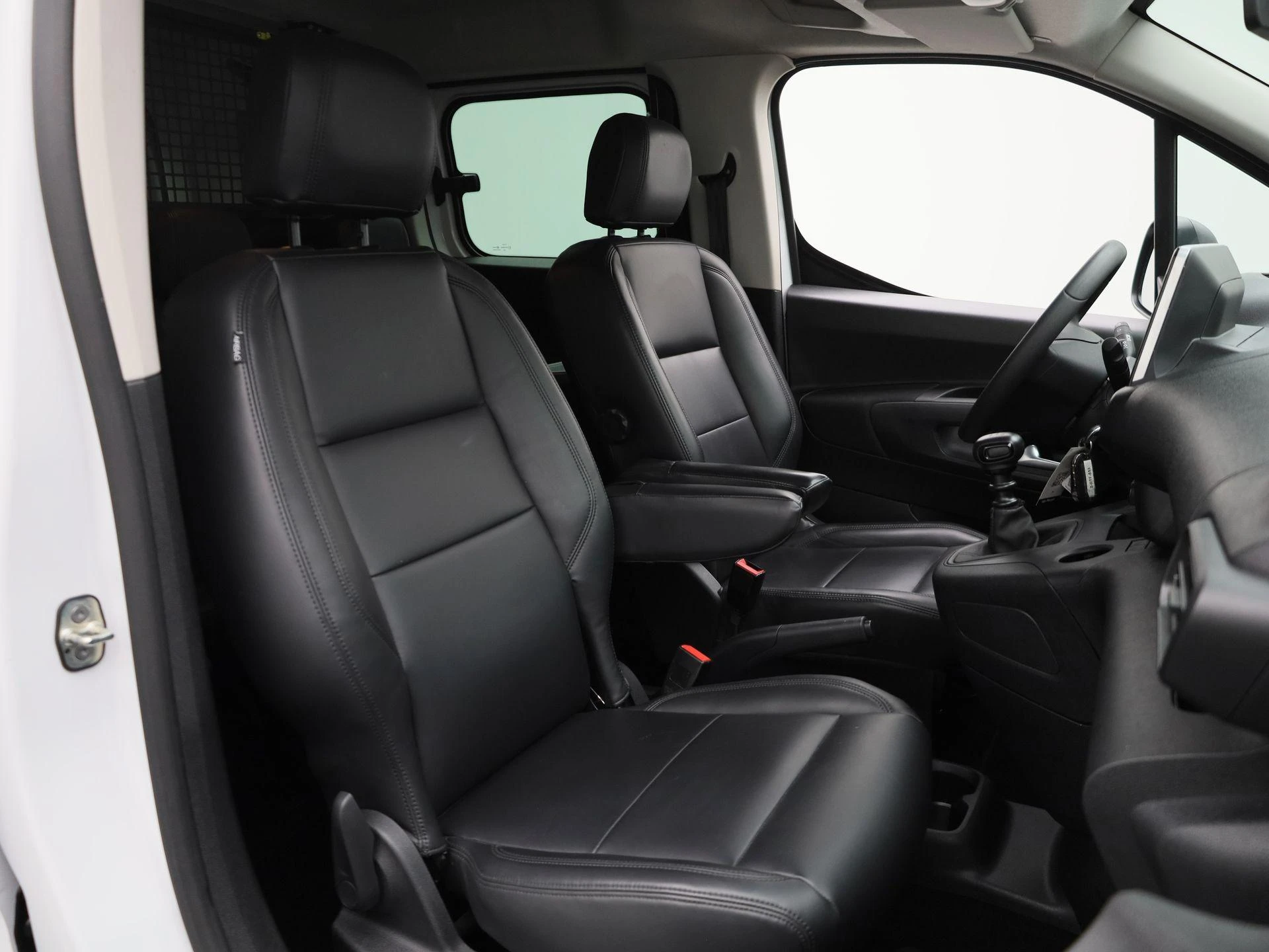 Opel-Combo Life-image-28