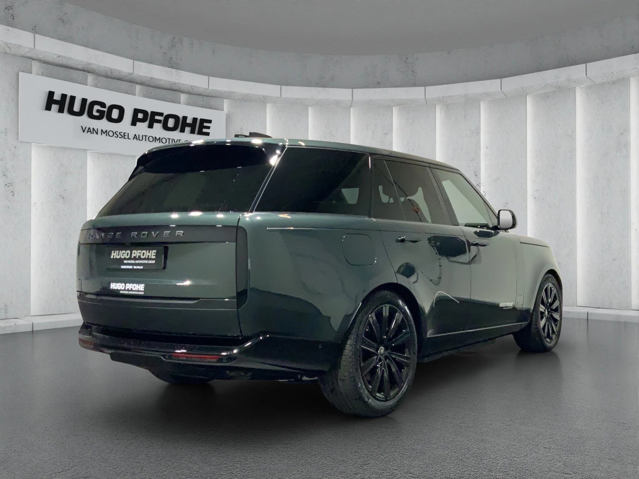 Land Rover-Range Rover-image-4