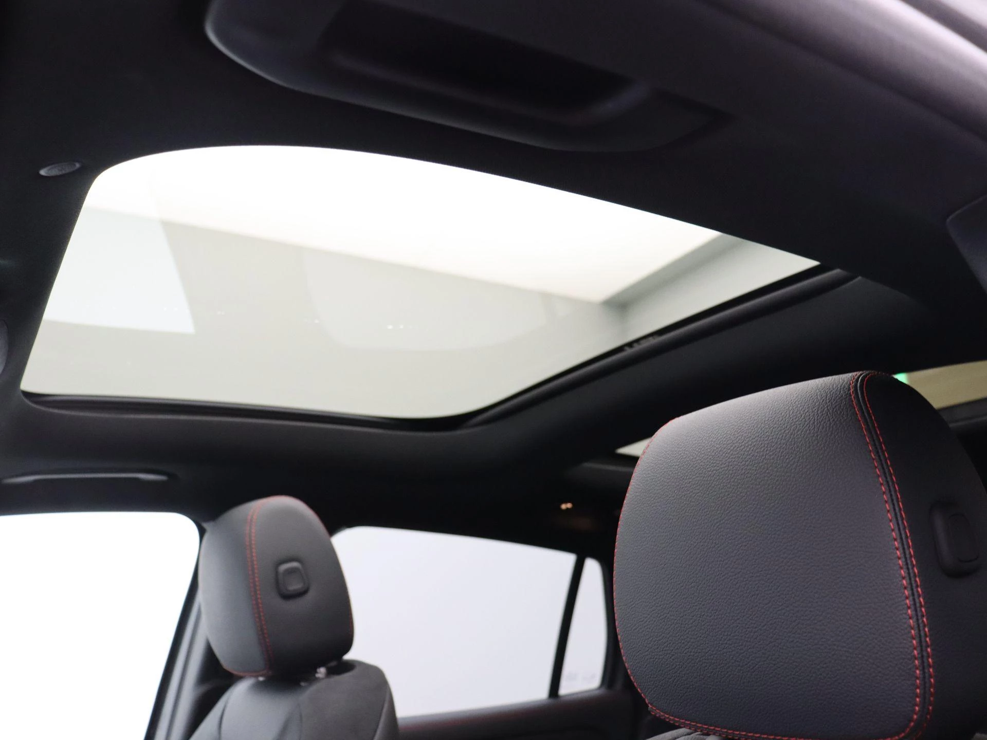 Mercedes-Benz EQA 250+ Star Edition + PANO DAK + BURMESTER + TREKHAAK + CARPLAY +