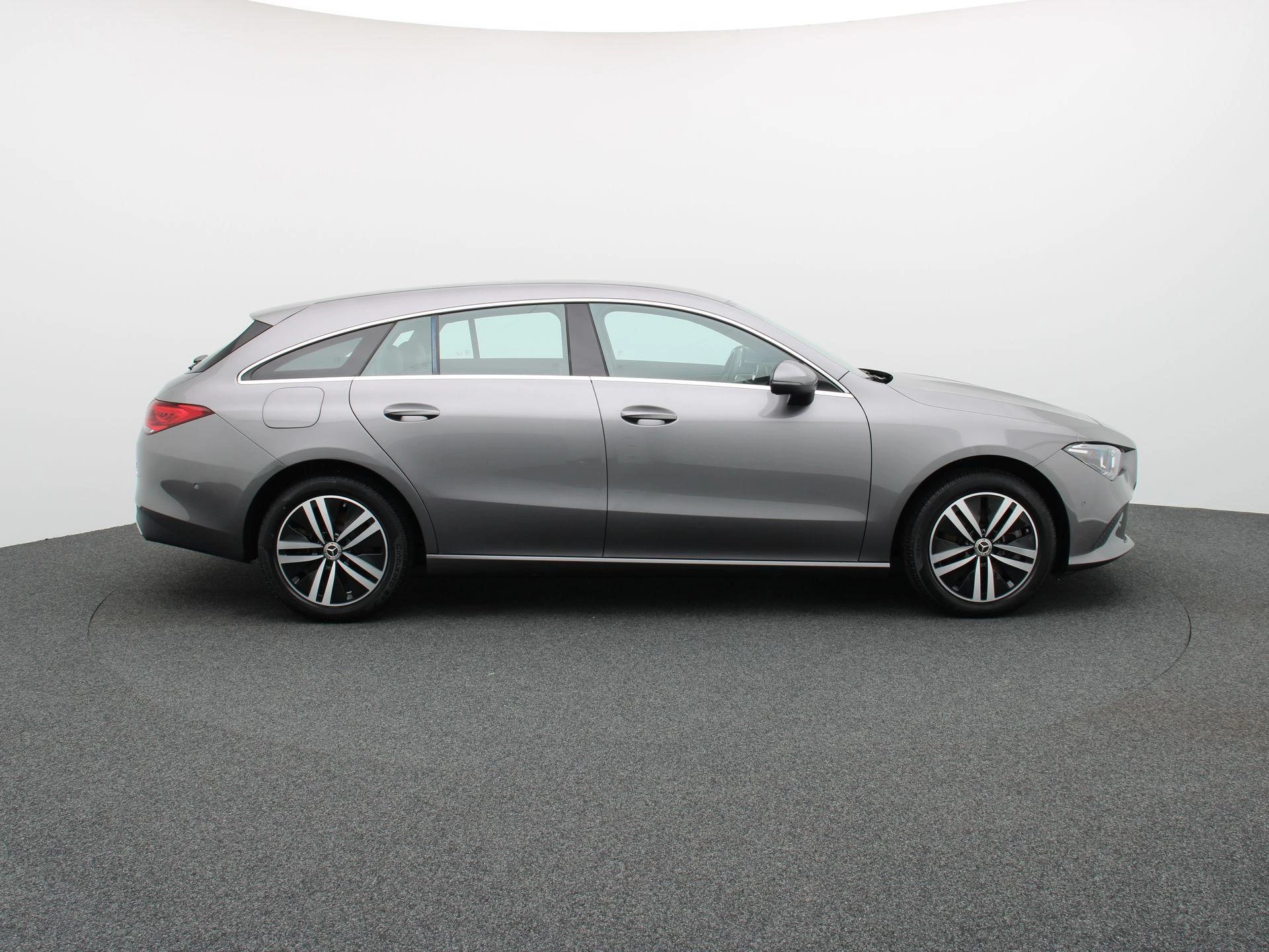 Mercedes-Benz CLA 250 e Shooting Brake + LEDER + LED + CAMERA +